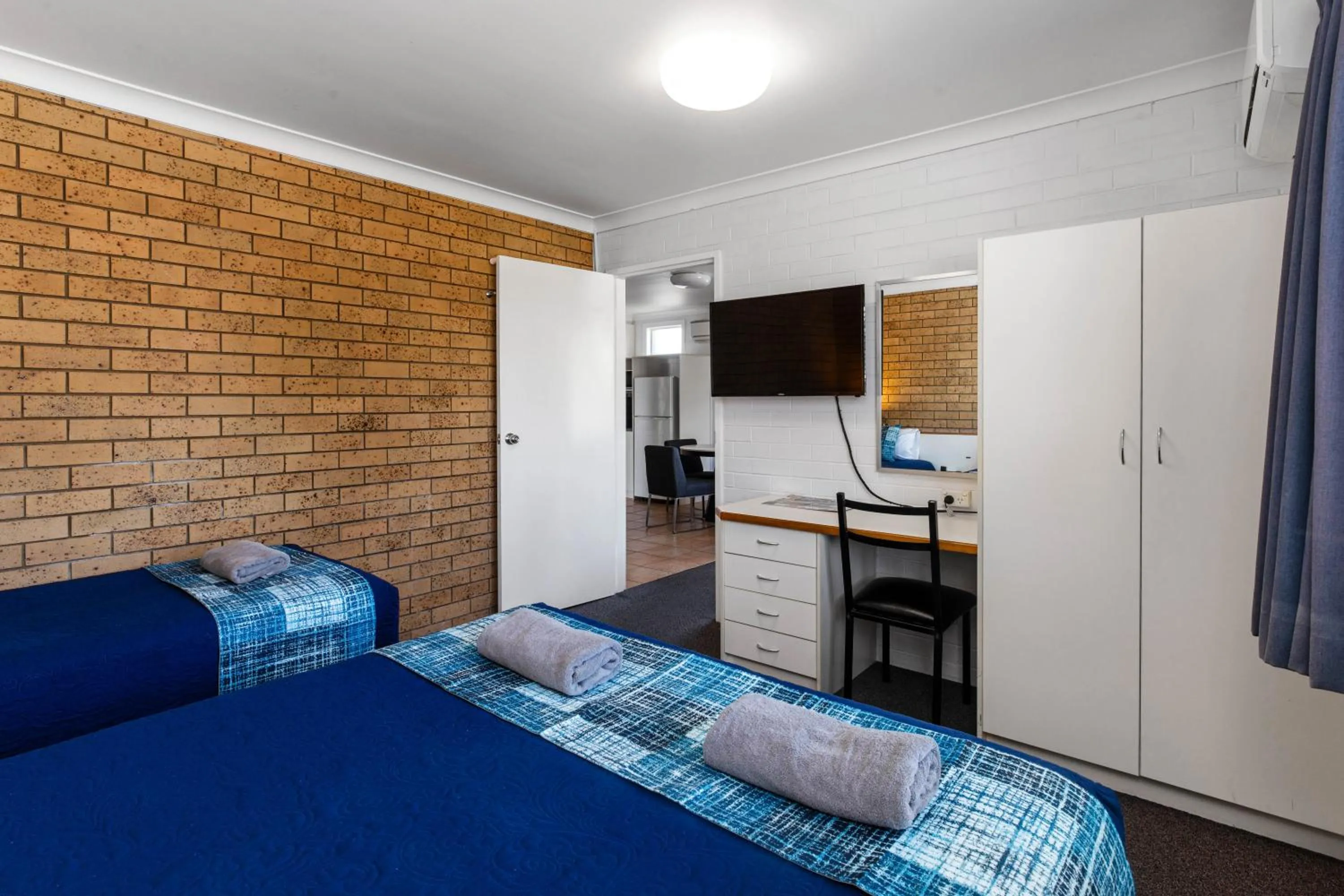 Bed in Leichhardt Motor Inn