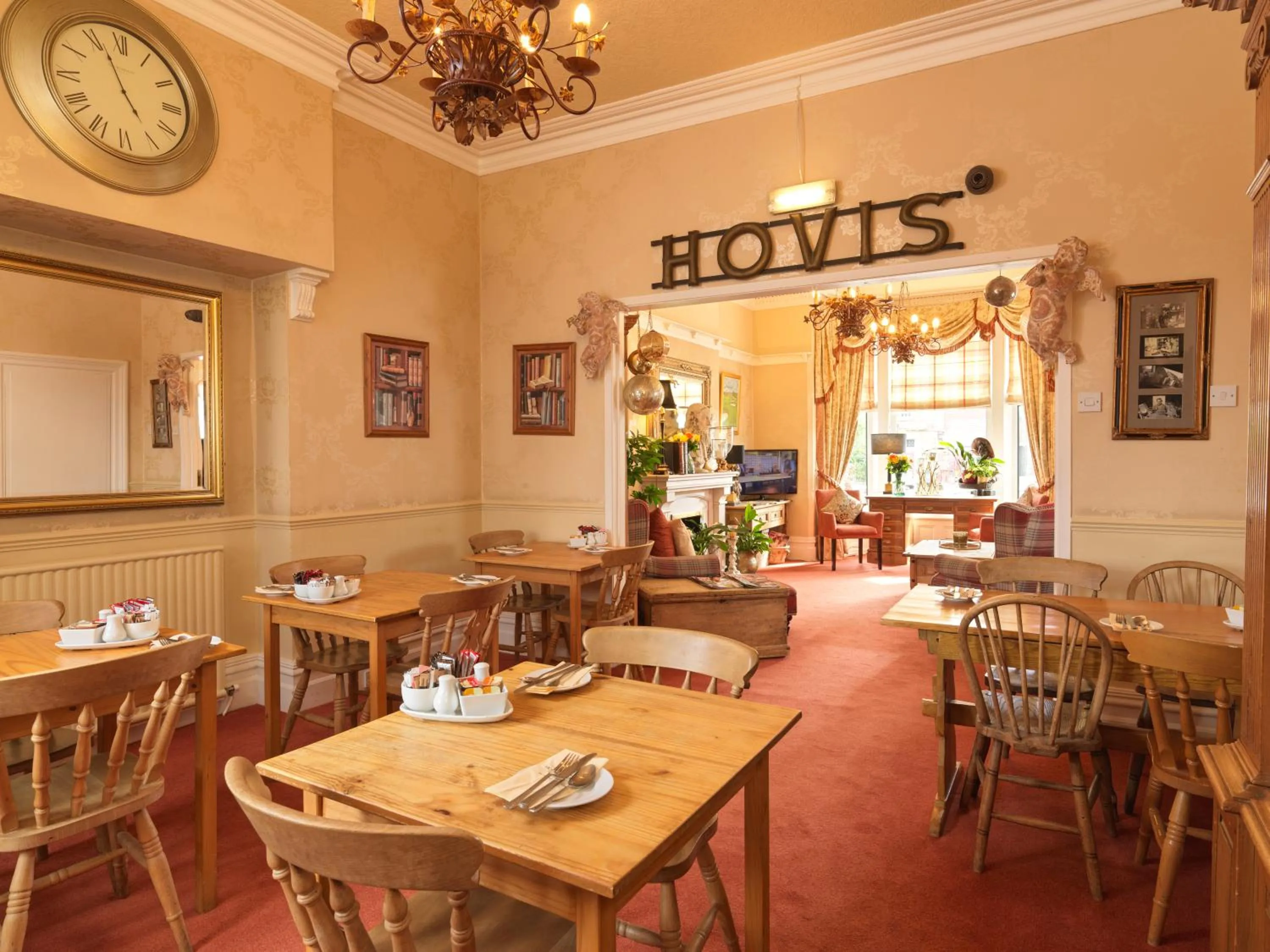 Restaurant/places to eat in Howarth House