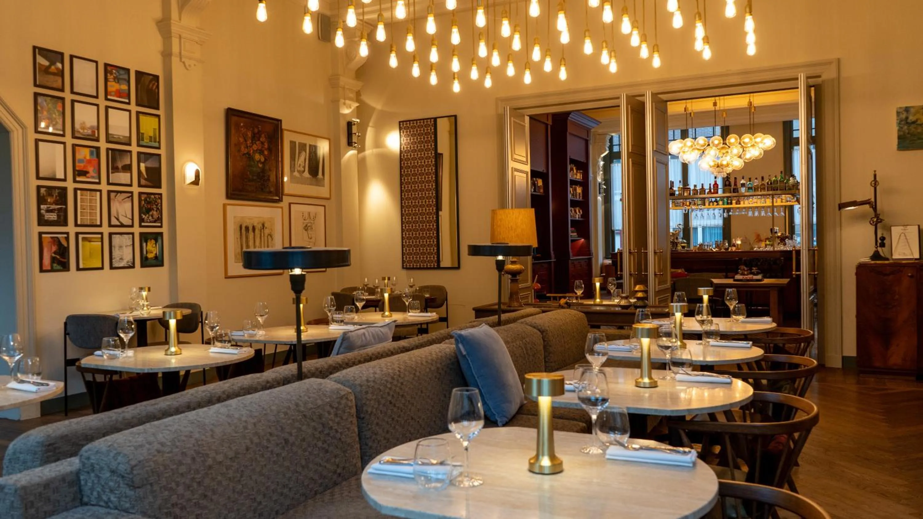 Restaurant/places to eat in Hotel Mercier