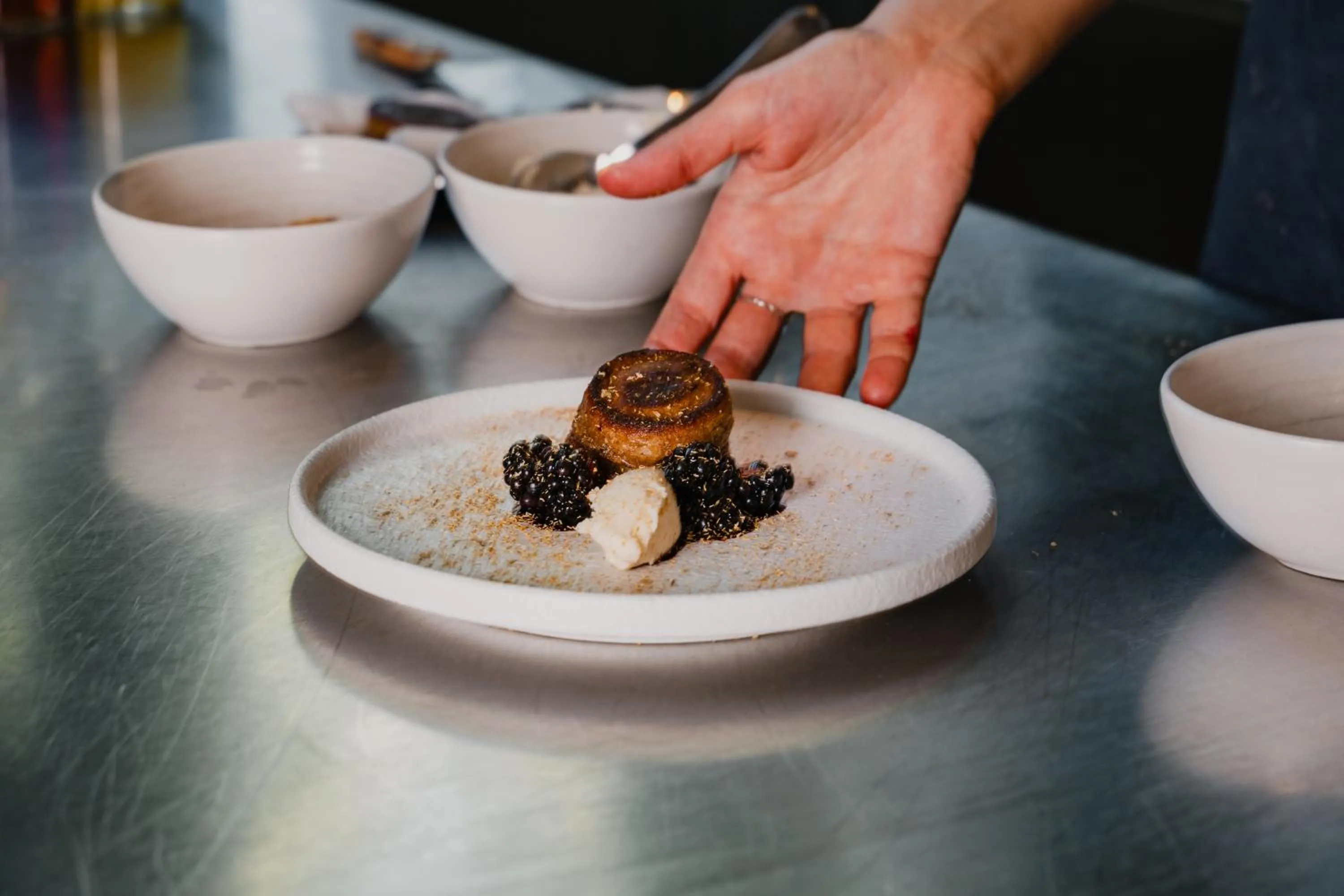 Restaurant/places to eat in Hotel Mercier