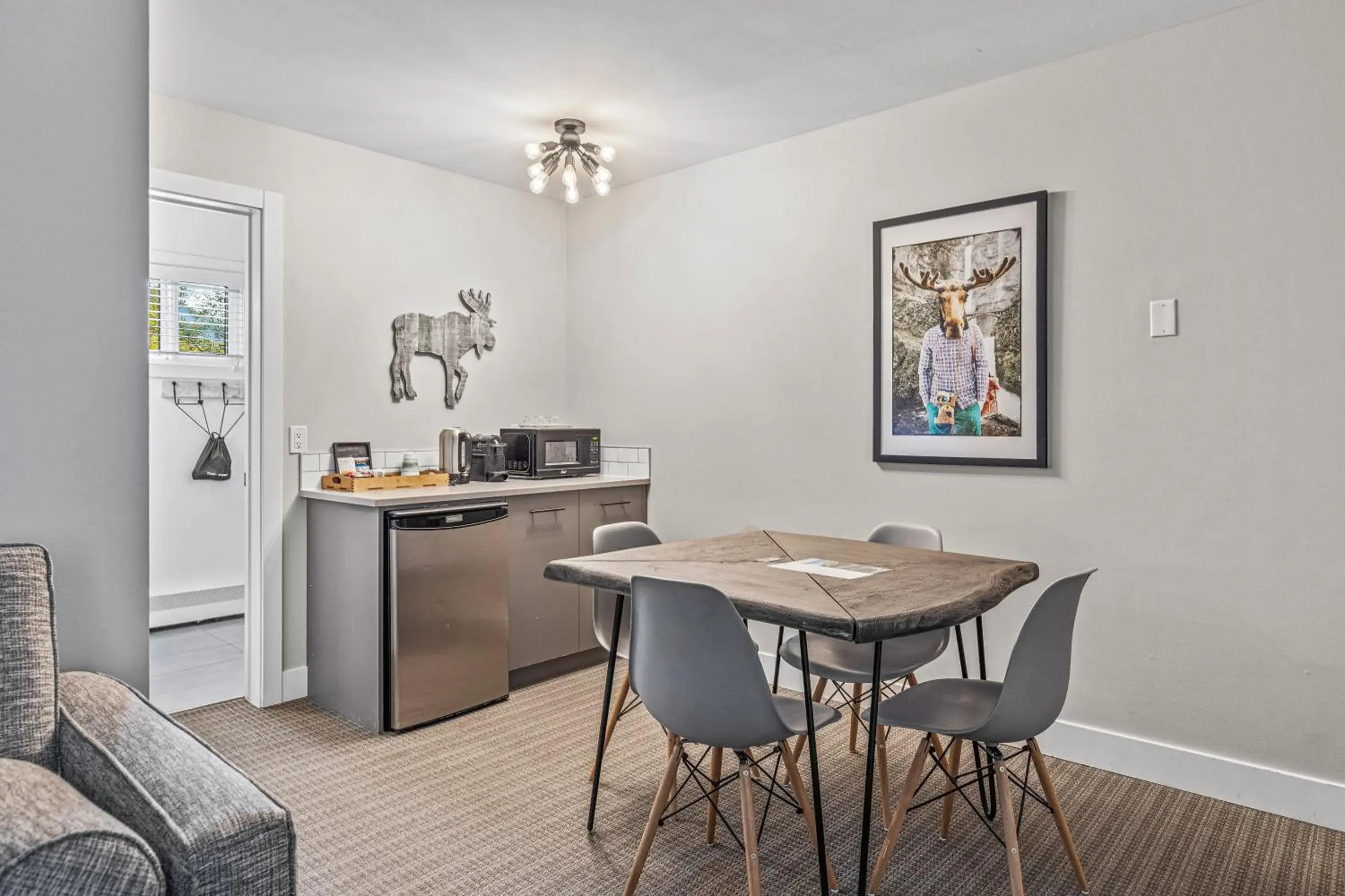 Dining area in Lamphouse By Basecamp Dining area in Lamphouse By Basecamp