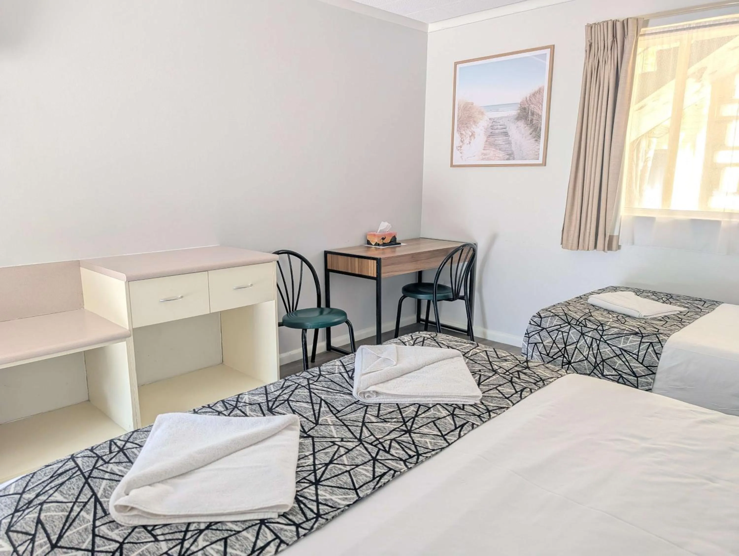 Bed in Park Drive Motel