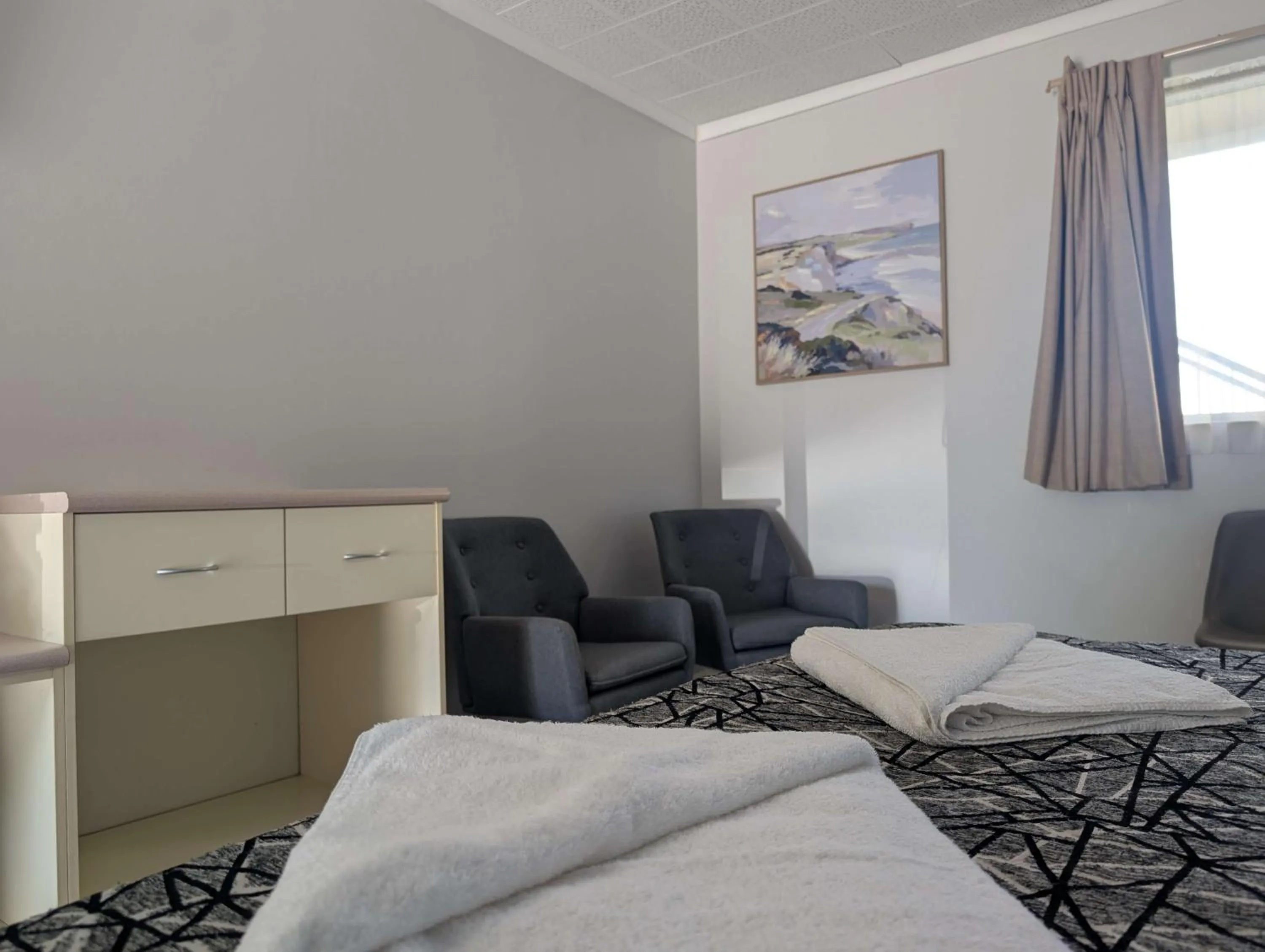 Bed in Park Drive Motel