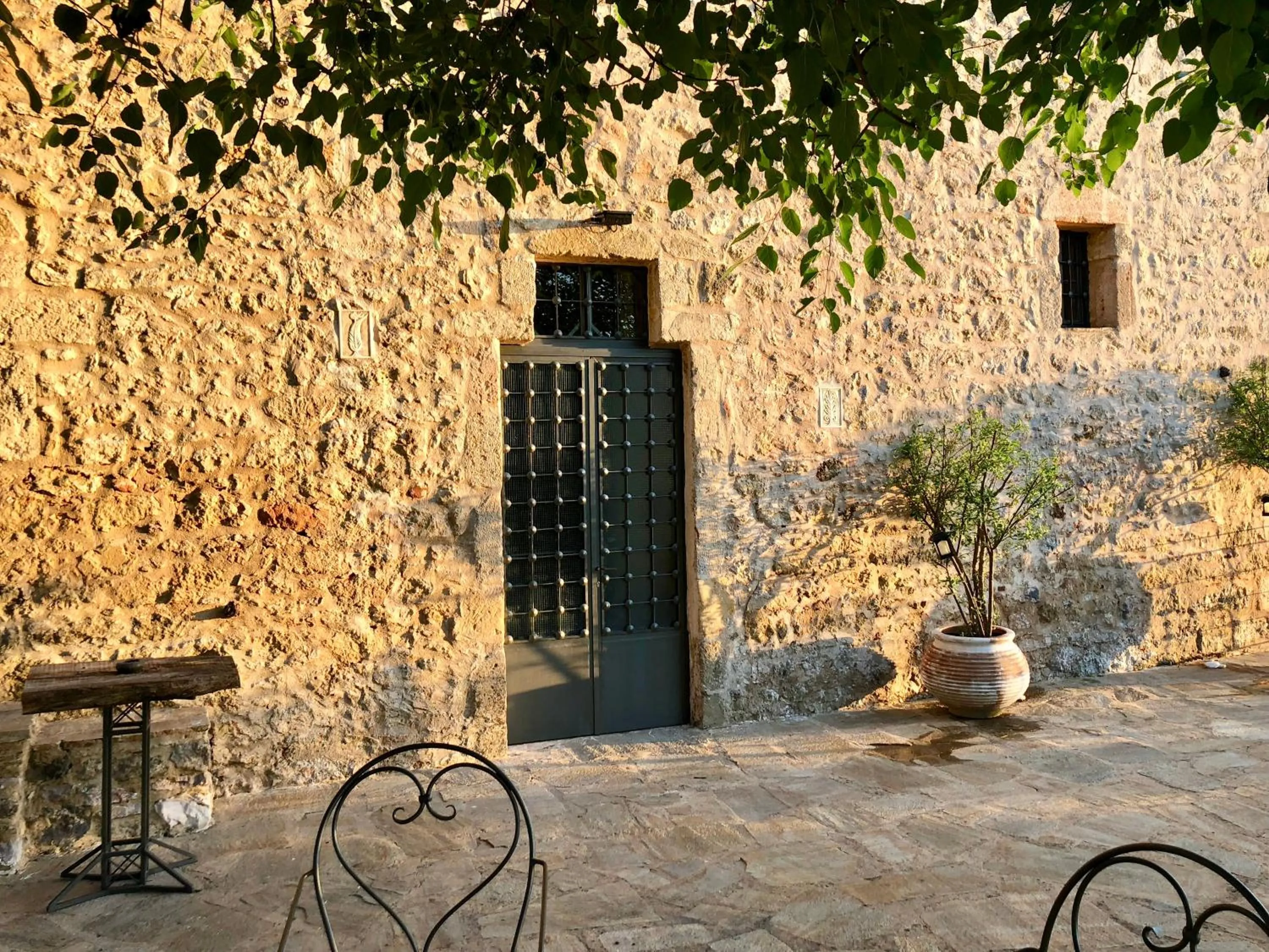 Mountain view in Villa Vager Mani Hotel