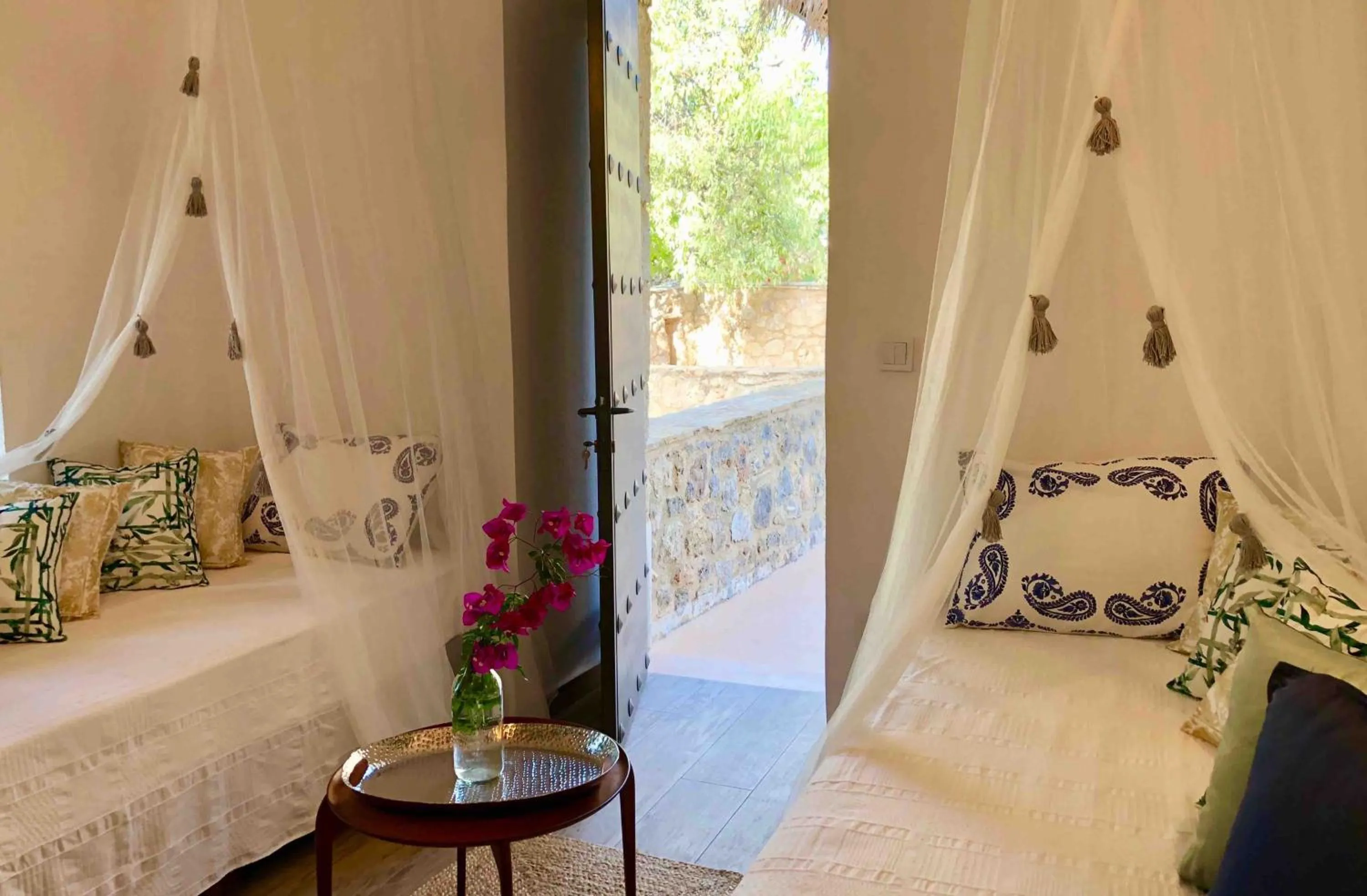 Bed in Villa Vager Mani Hotel