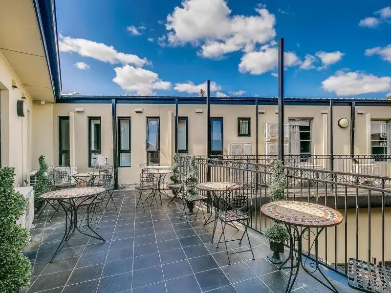 Patio in Airport Hotel Sydney Patio in Airport Hotel Sydney