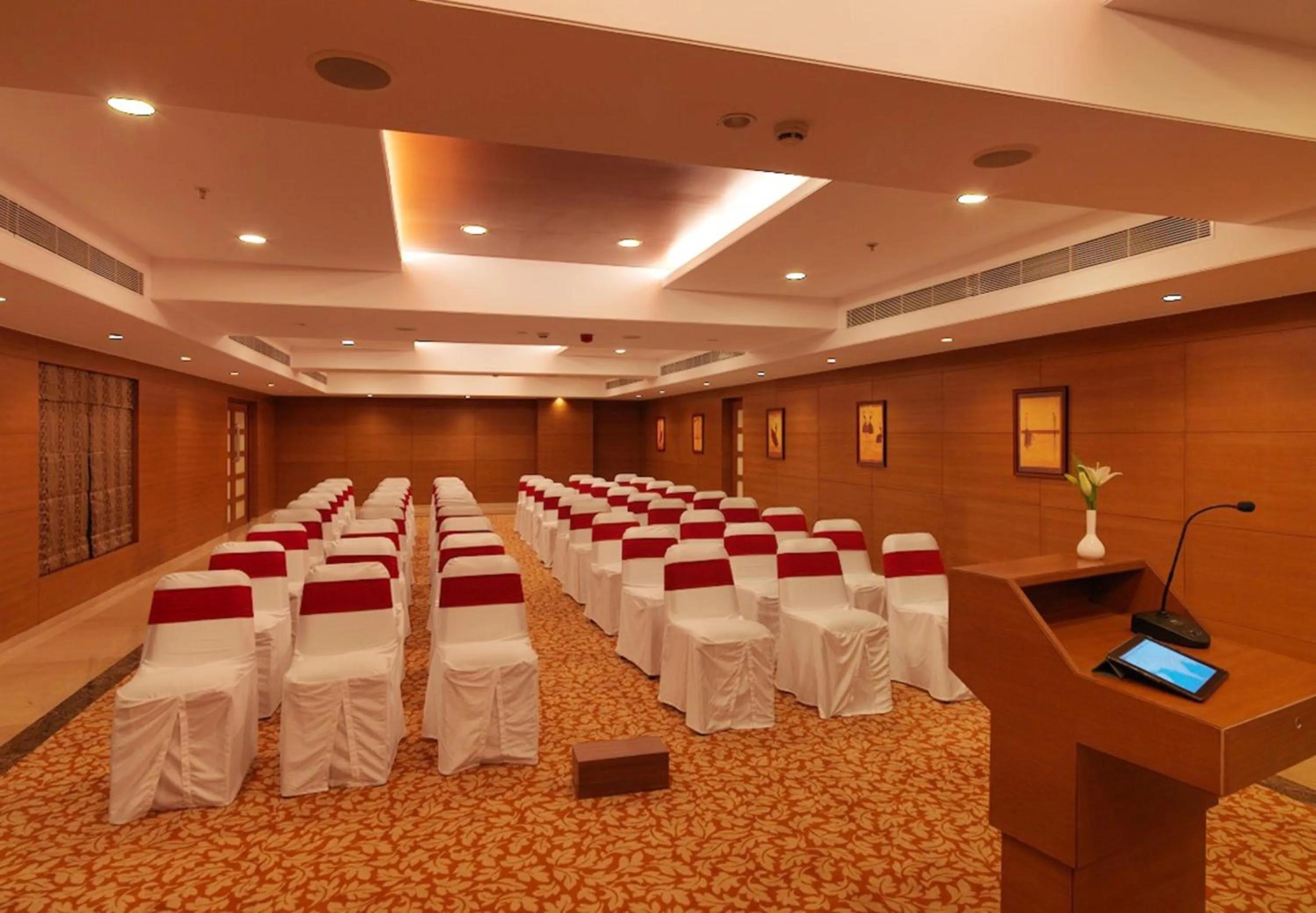 Banquet/Function facilities in Goldfinch Retreat Bangalore