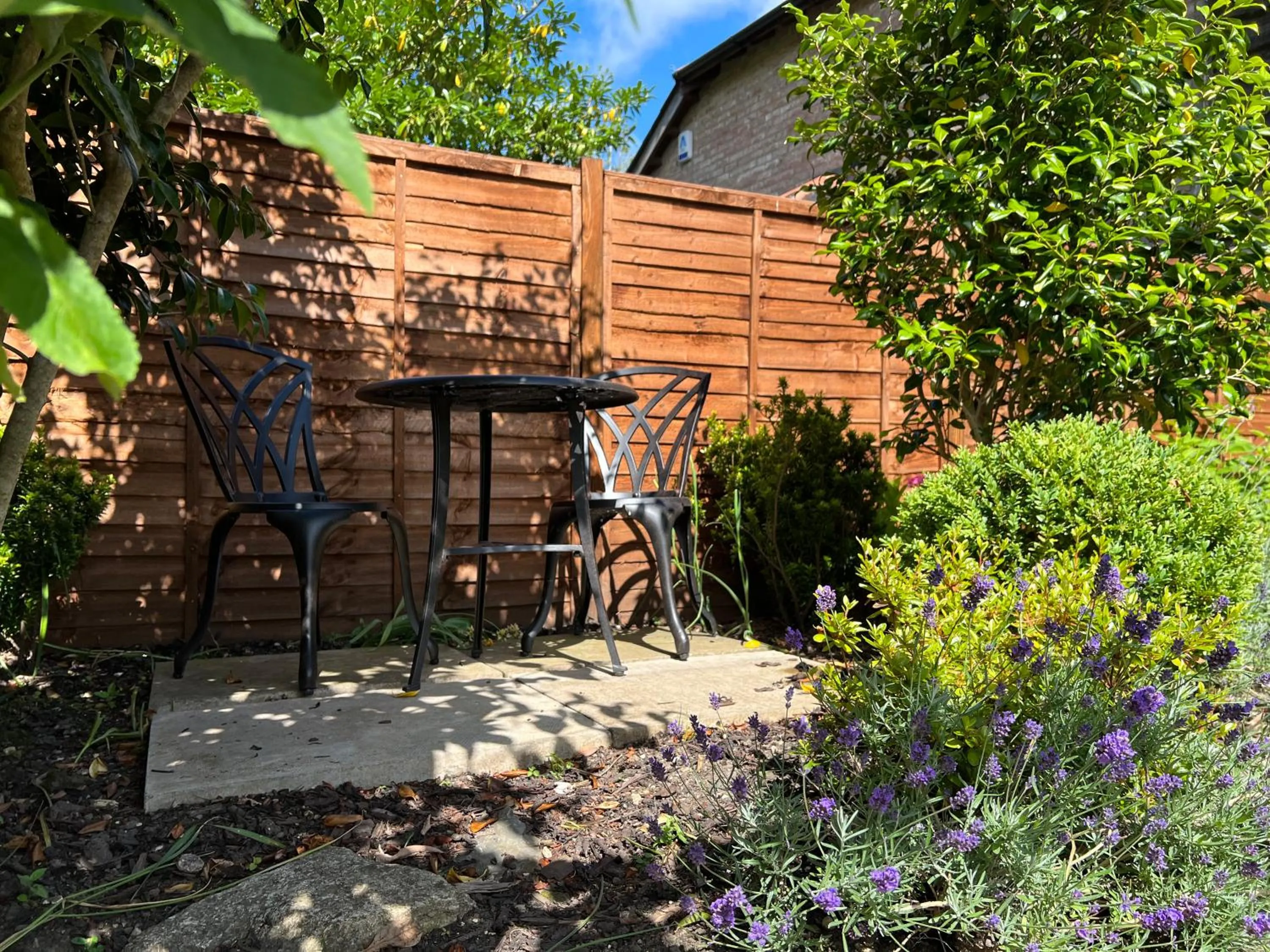 Patio in Cottage Lodge Hotel