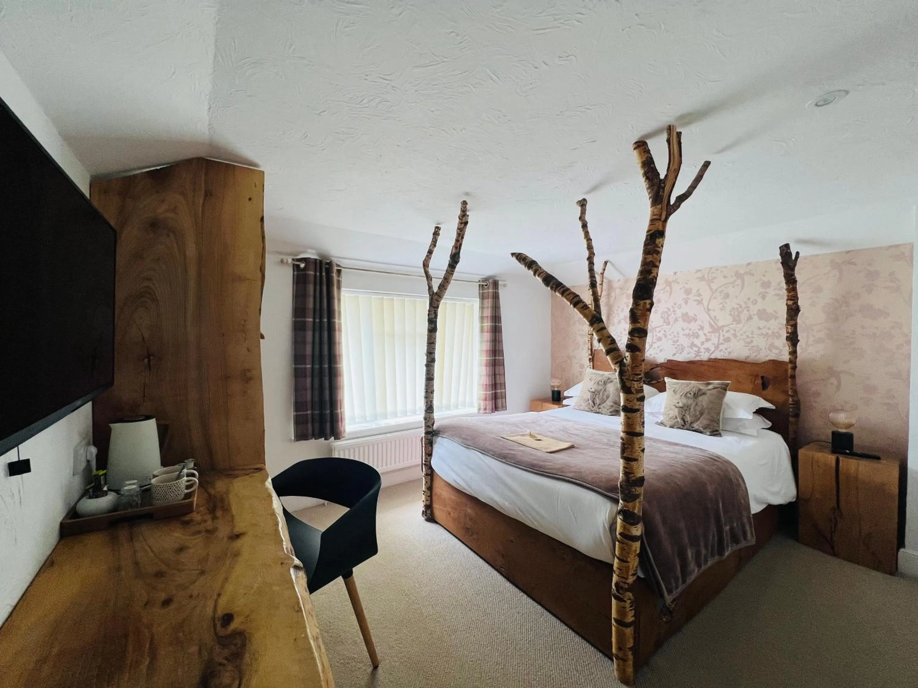 Bedroom, Bed in Cottage Lodge Hotel