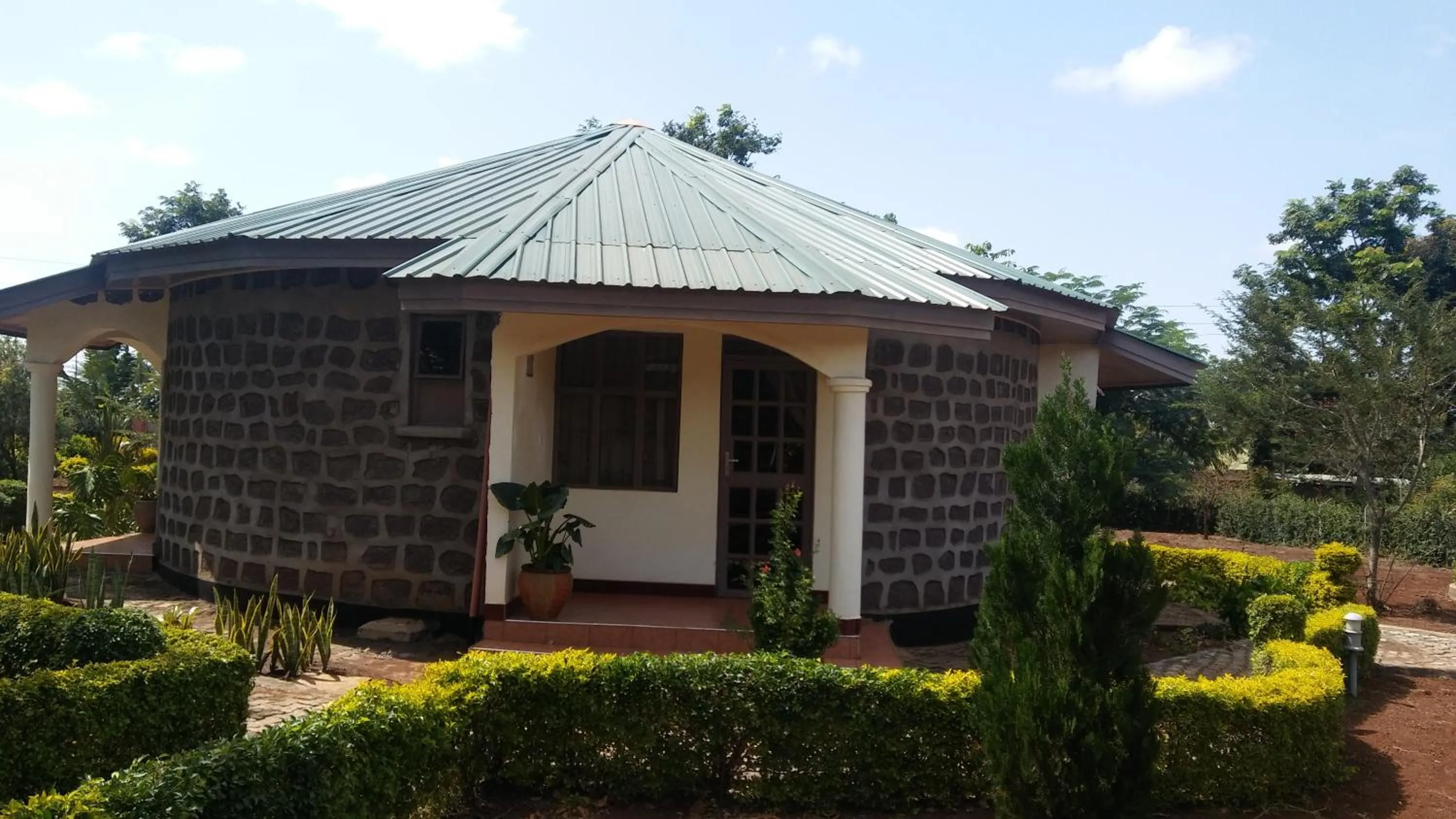 Property building in Maktau Mountain Lodge