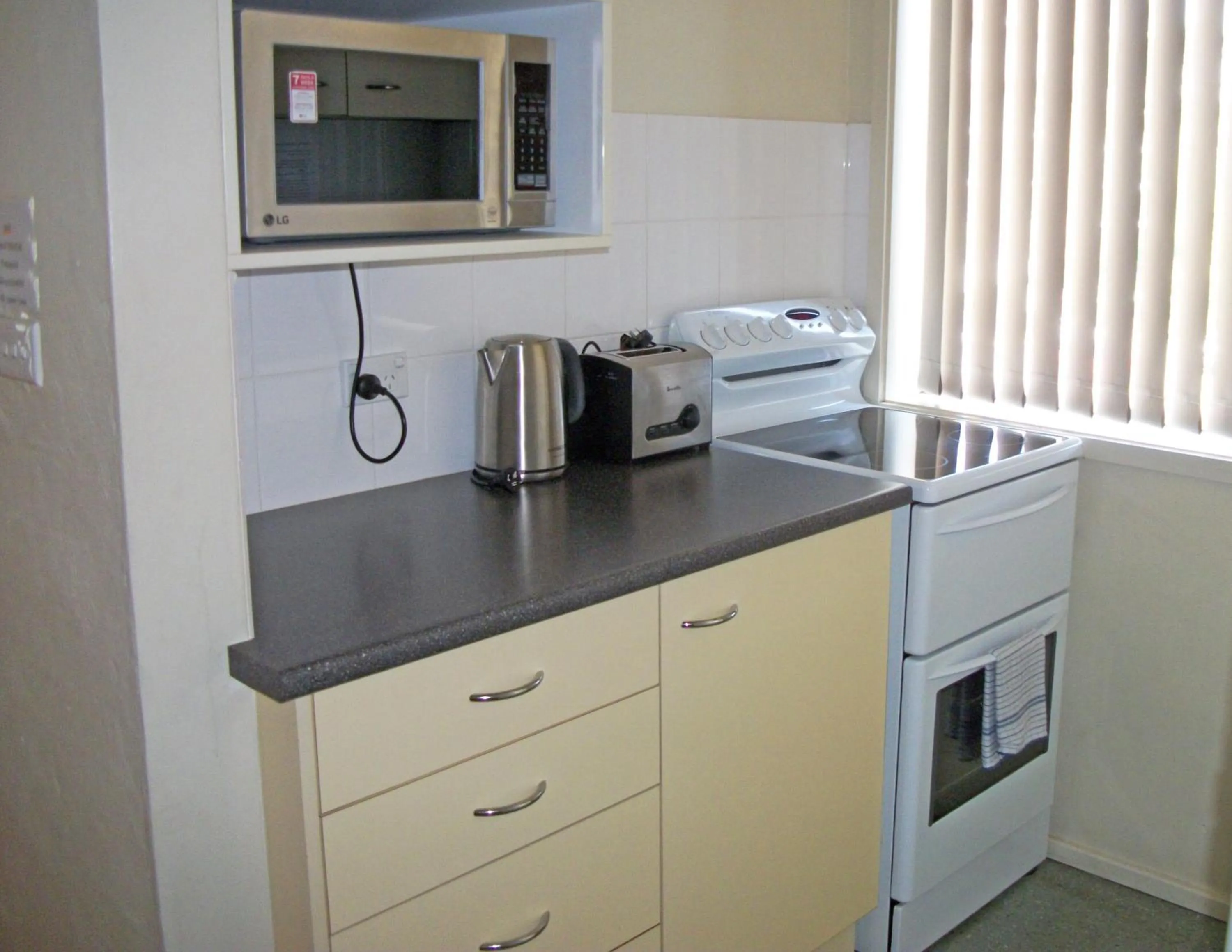 Kitchen or kitchenette in Waterview Apartments
