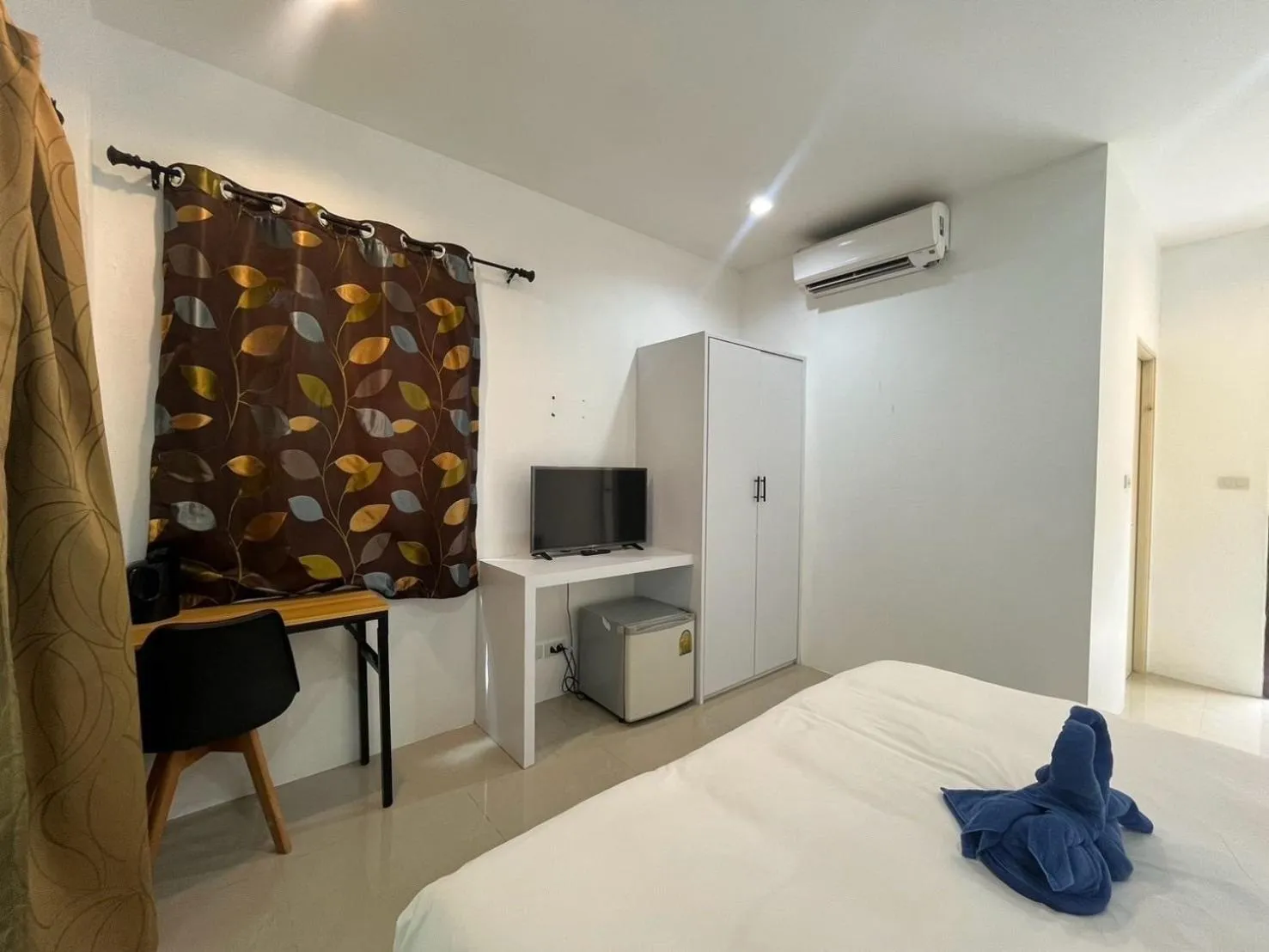 Photo of the whole room, Bed in Superpro Samui