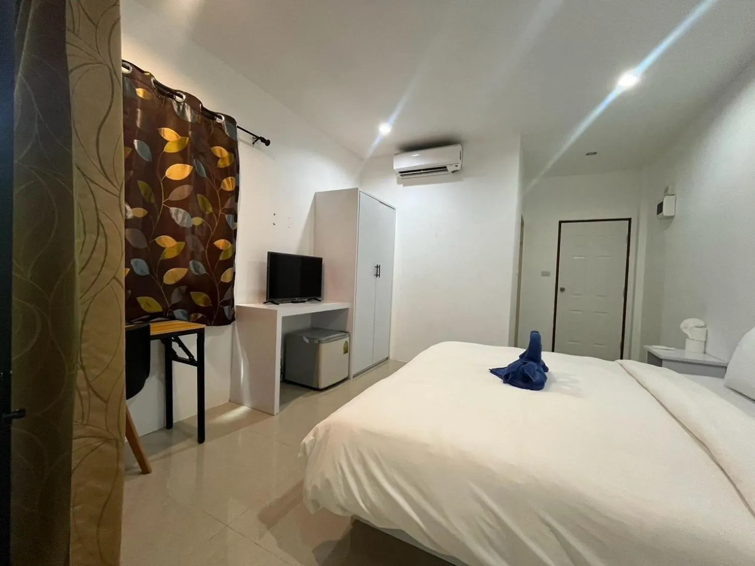 Photo of the whole room, Bed in Superpro Samui