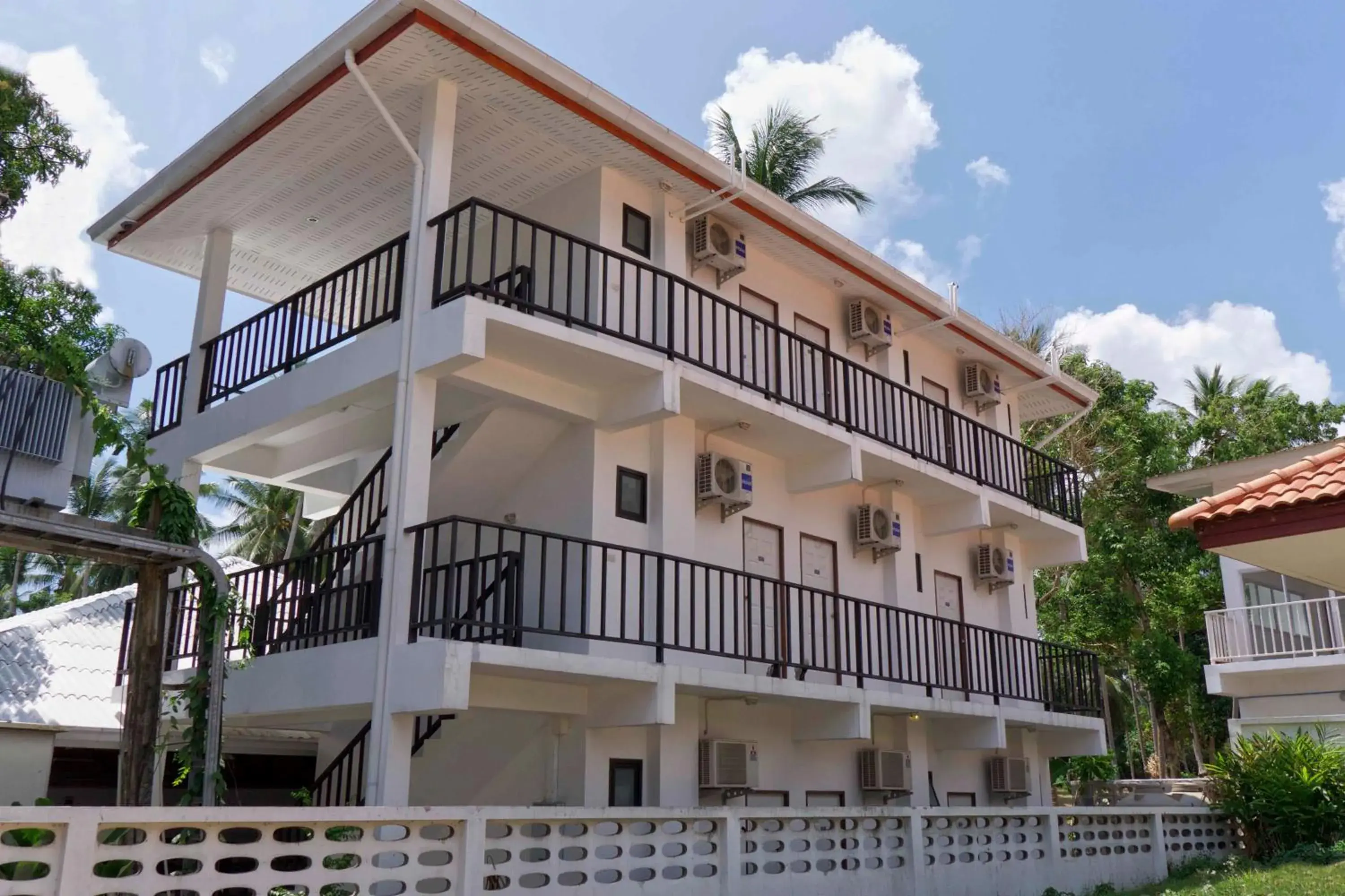 Property building in Superpro Samui Property building in Superpro Samui