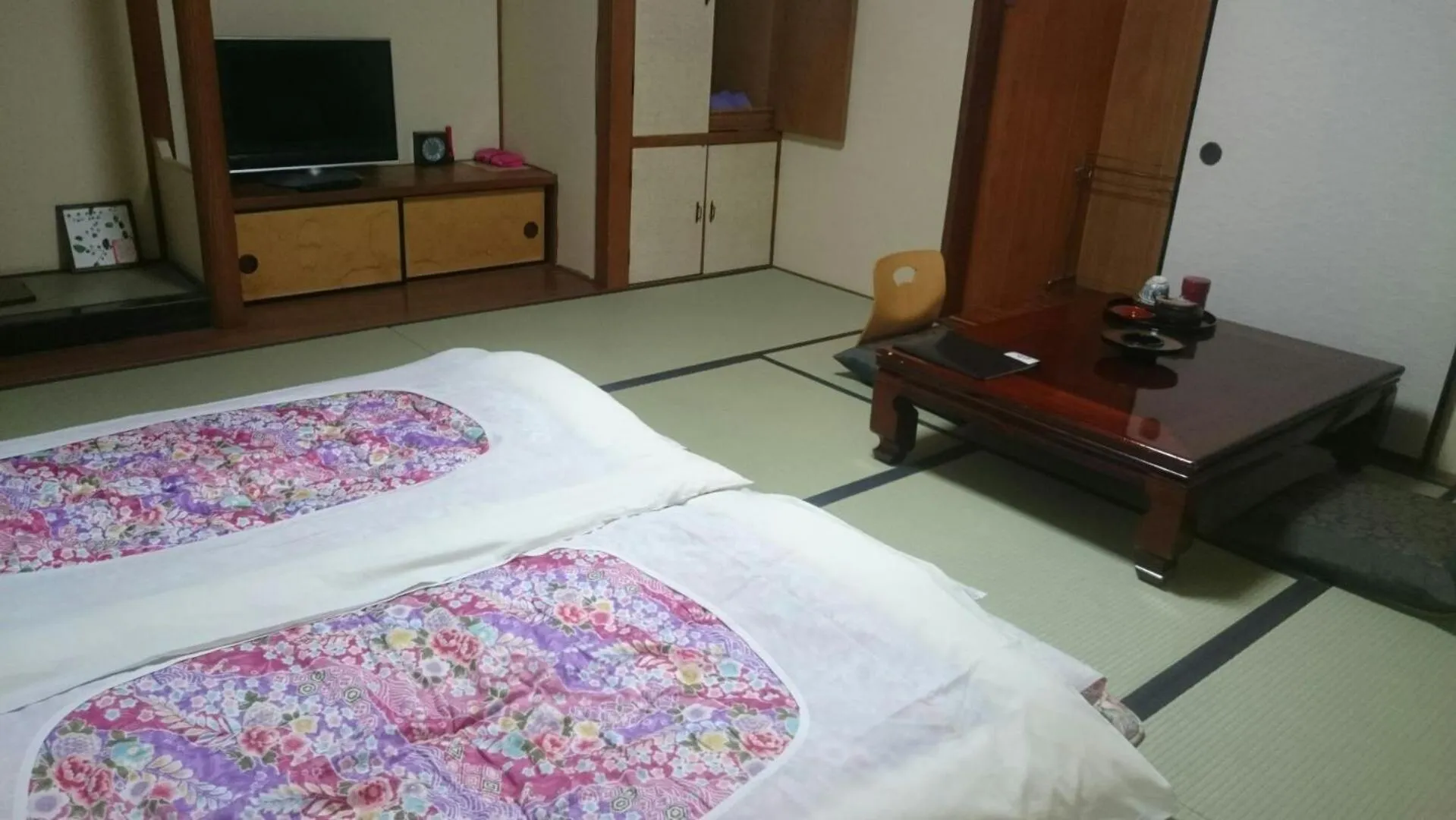 Photo of the whole room, Bed in Takigawa Ryokan
