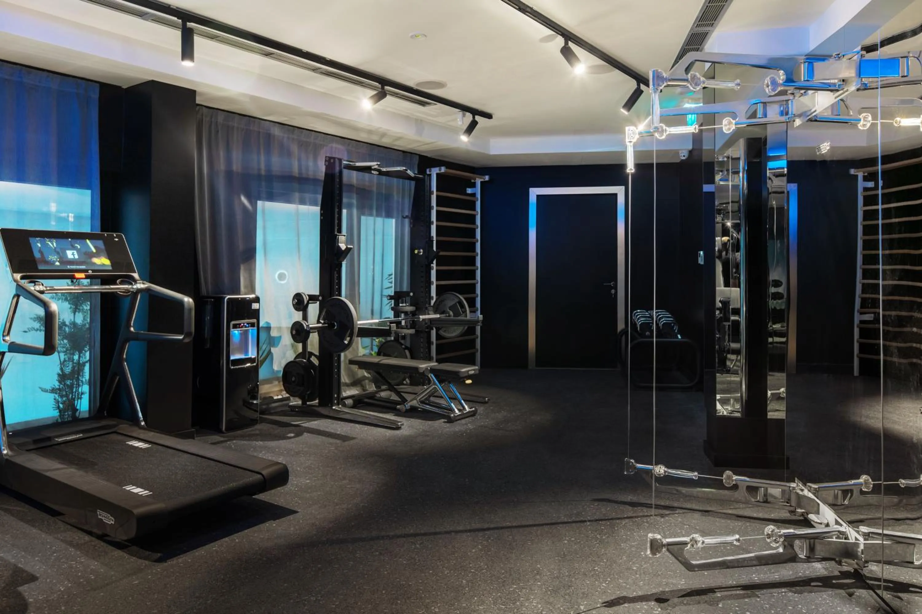 Fitness centre/facilities in Posh Residence Luxury Suites
