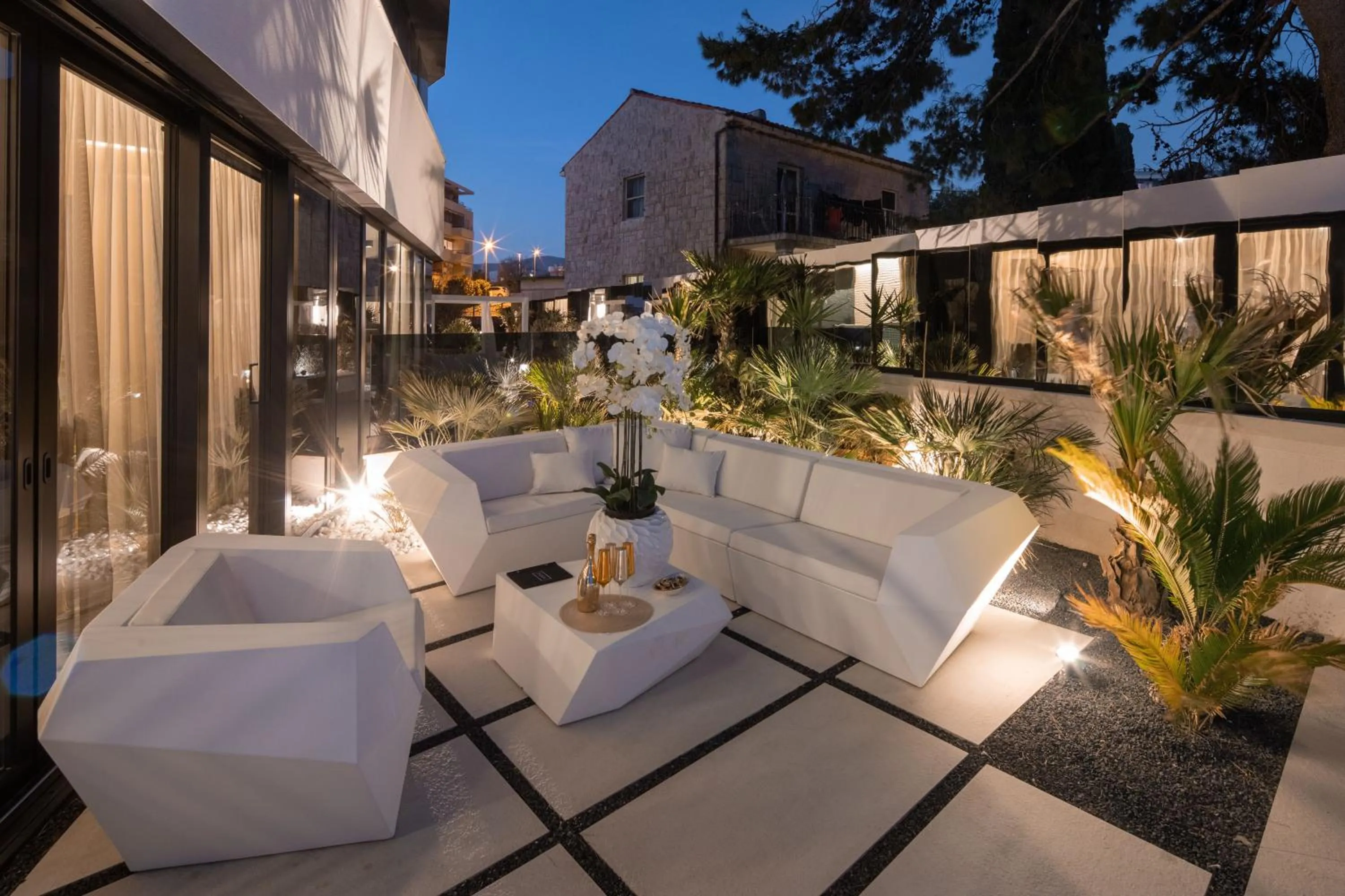 Swimming pool in Posh Residence Luxury Suites