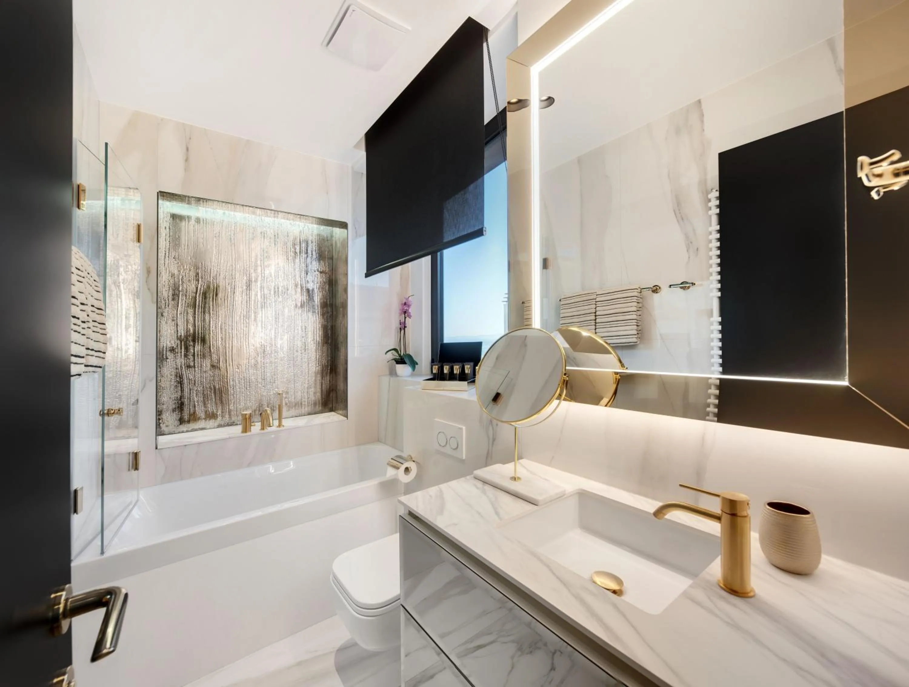 Bathroom in Posh Residence Luxury Suites