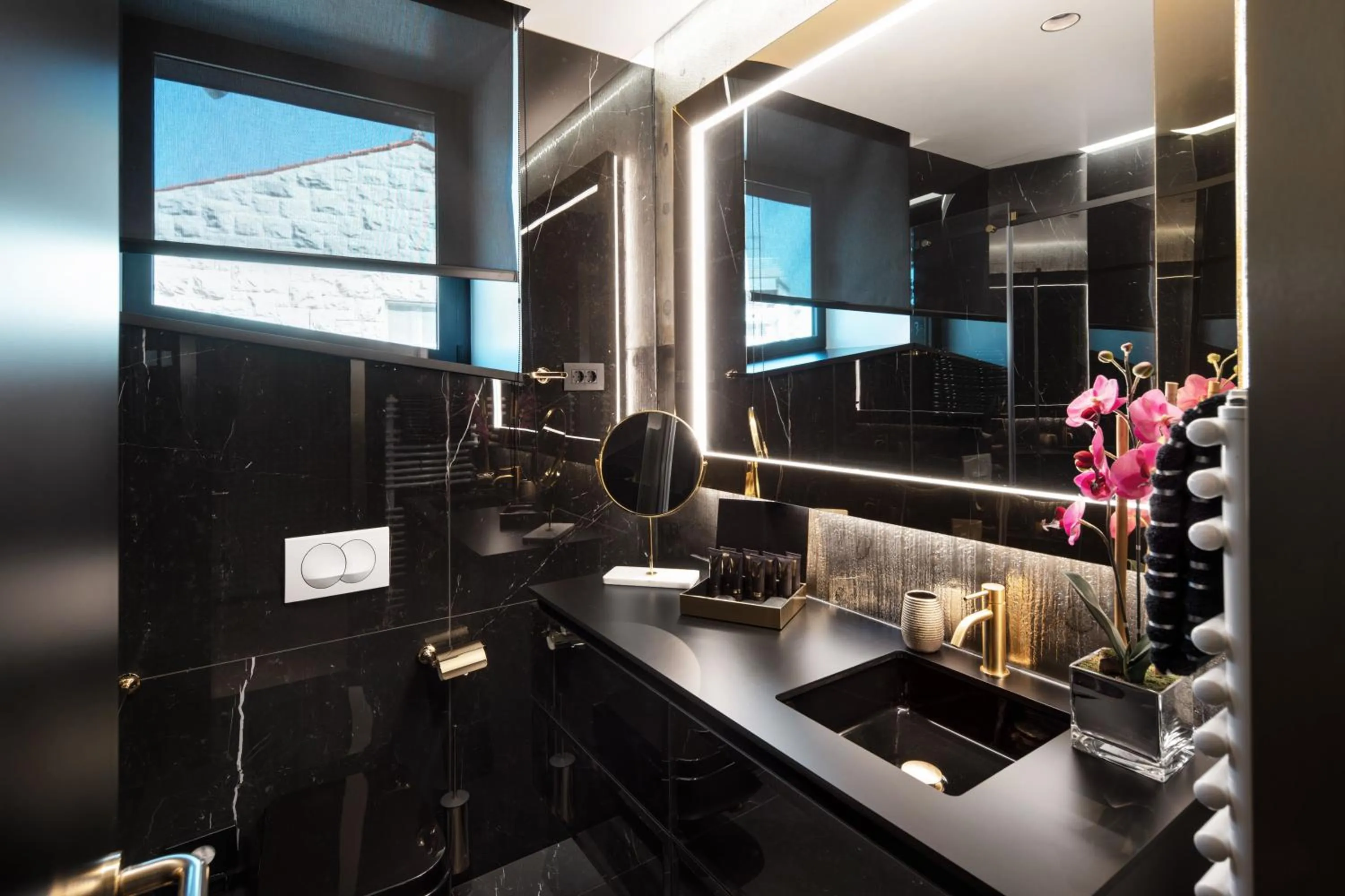 Bathroom in Posh Residence Luxury Suites