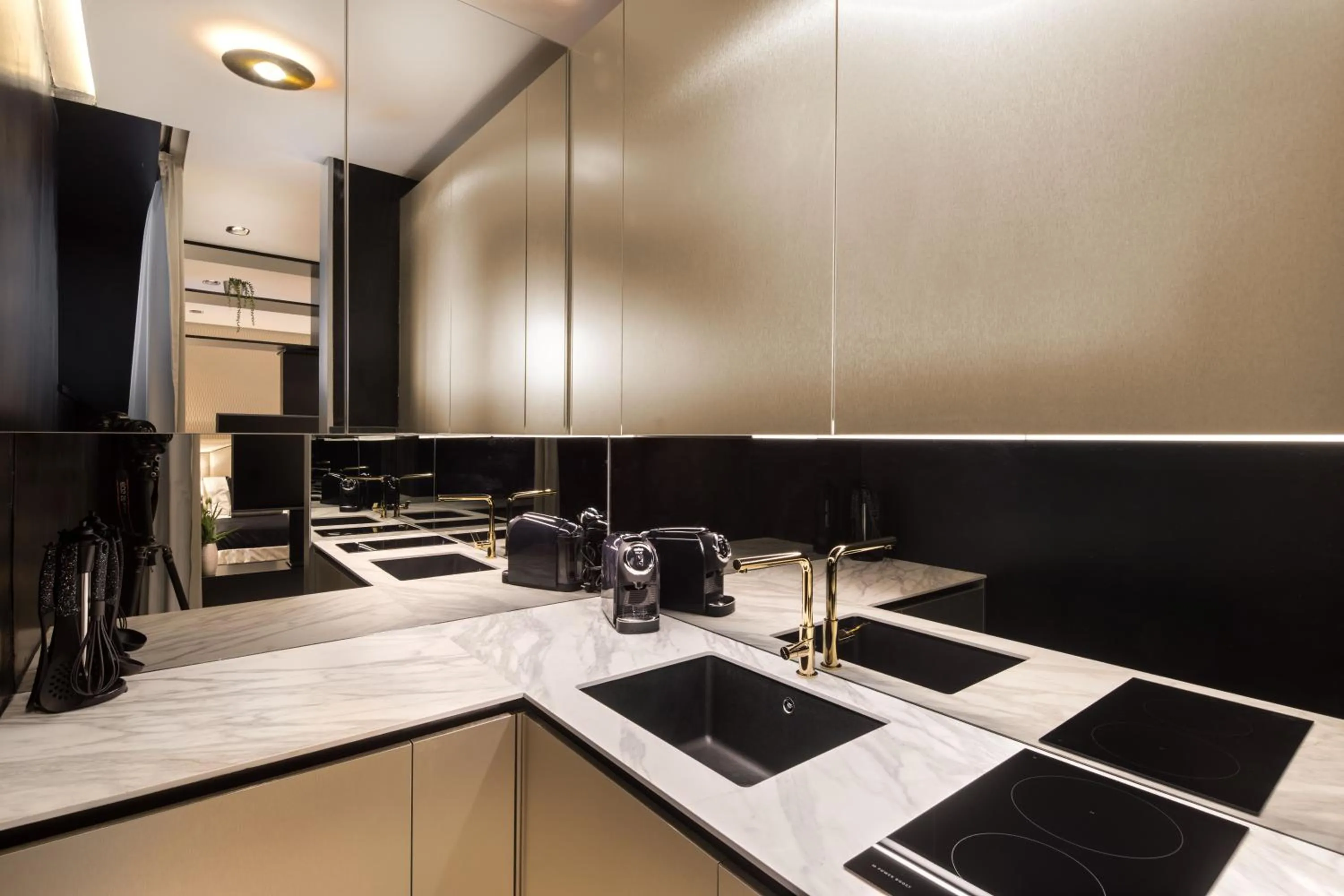 Kitchen or kitchenette in Posh Residence Luxury Suites