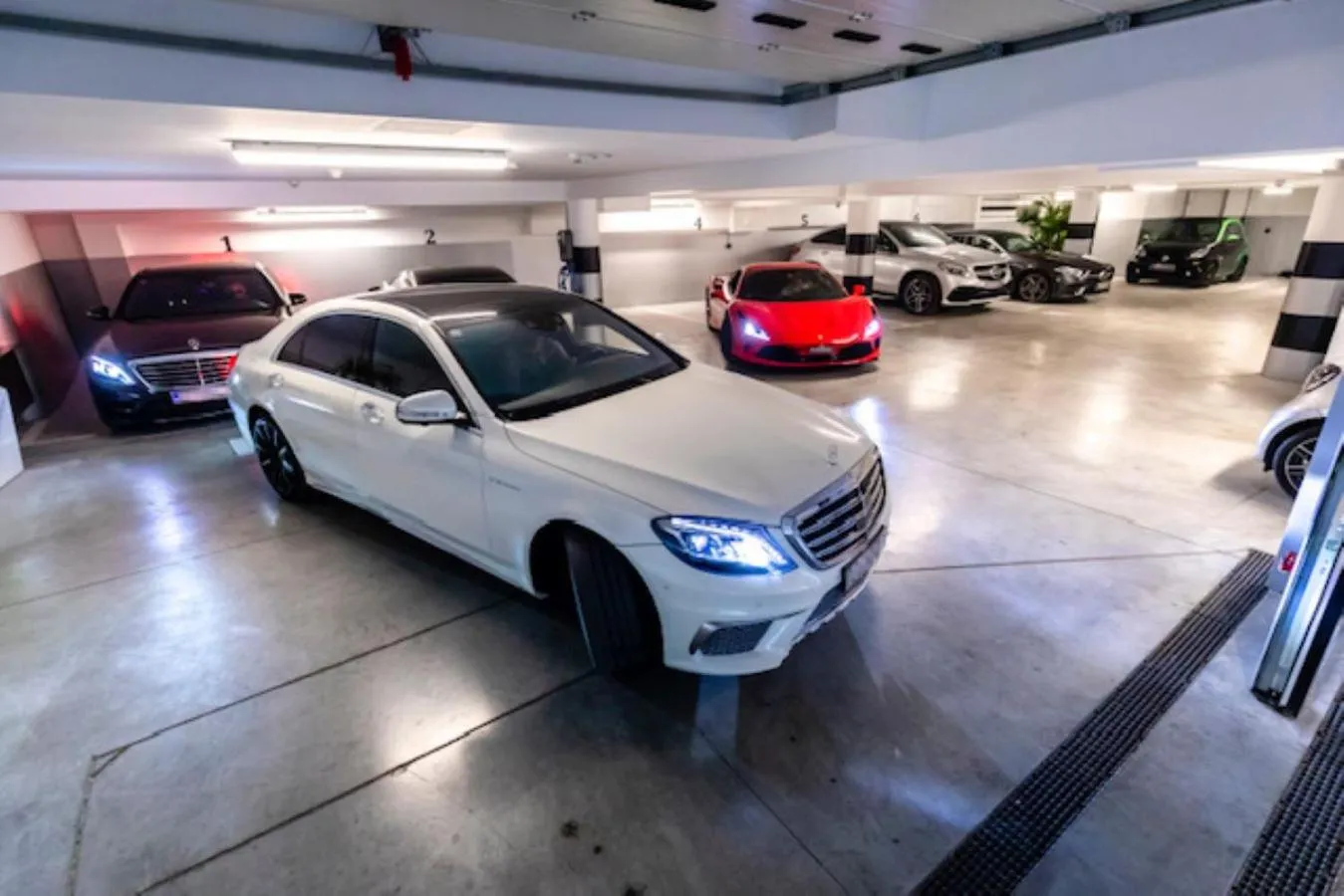 Parking in Posh Residence Luxury Suites