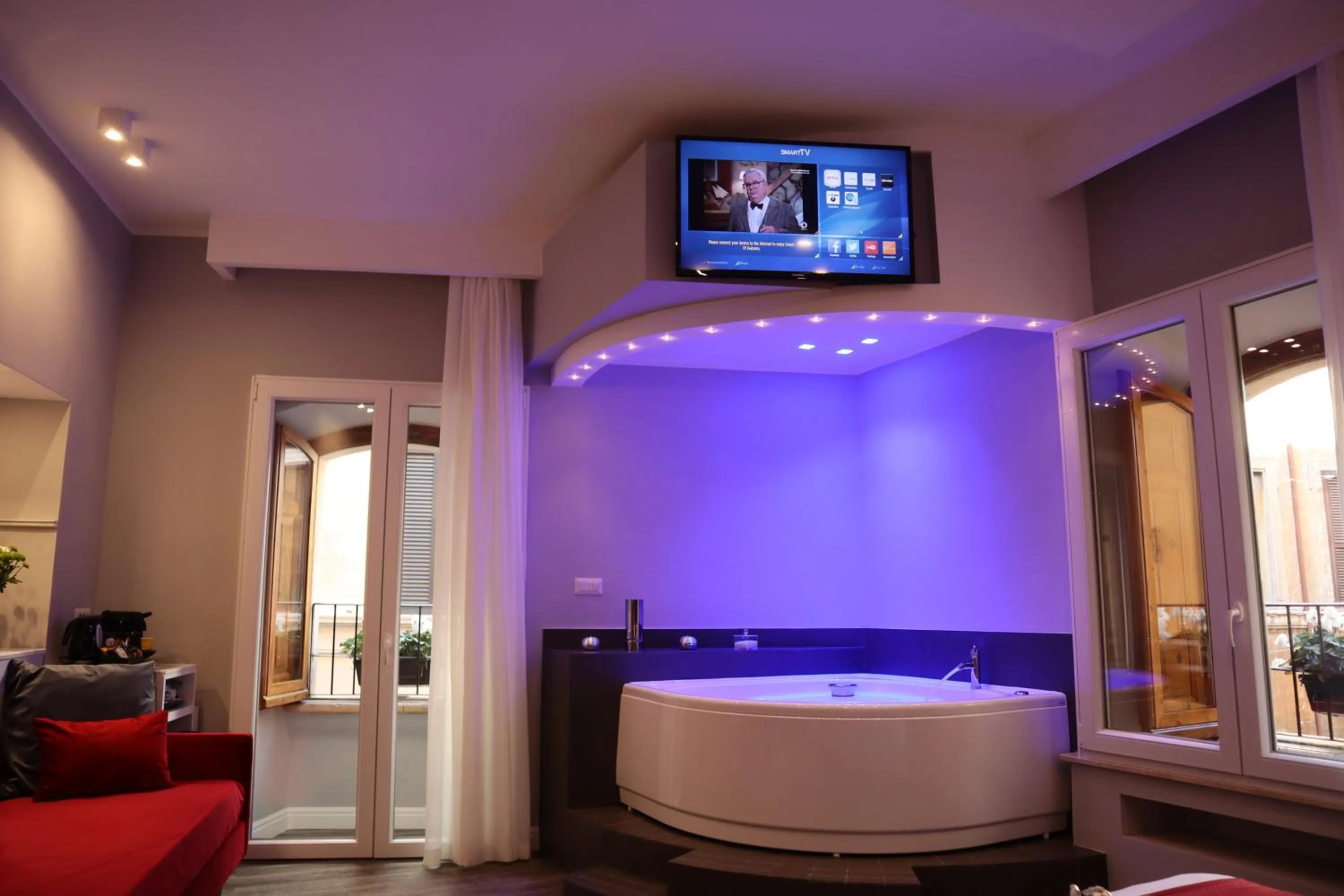 Decorative detail in MILLINA SUITES IN NAVONA