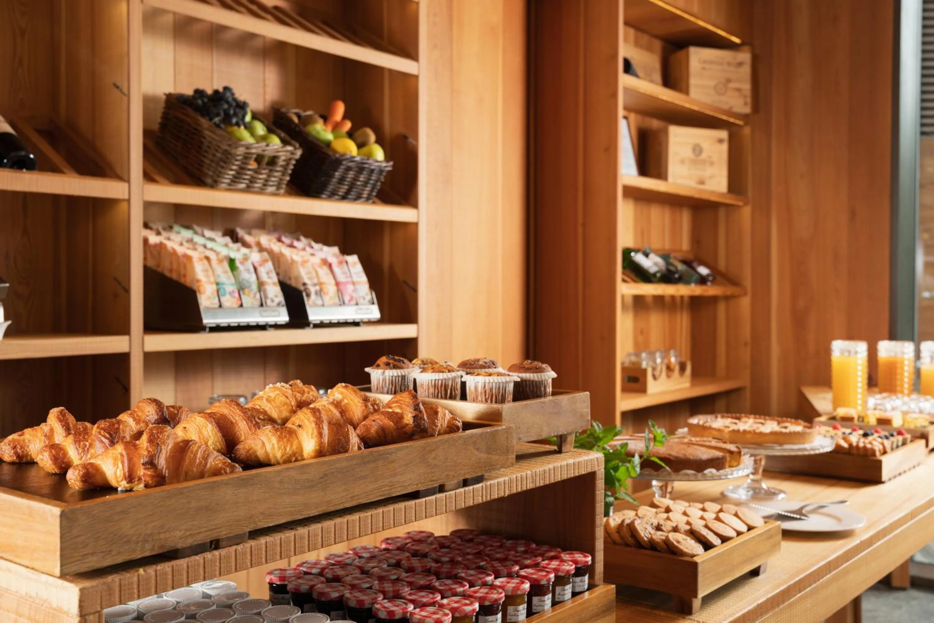 Breakfast in Eden Hotel