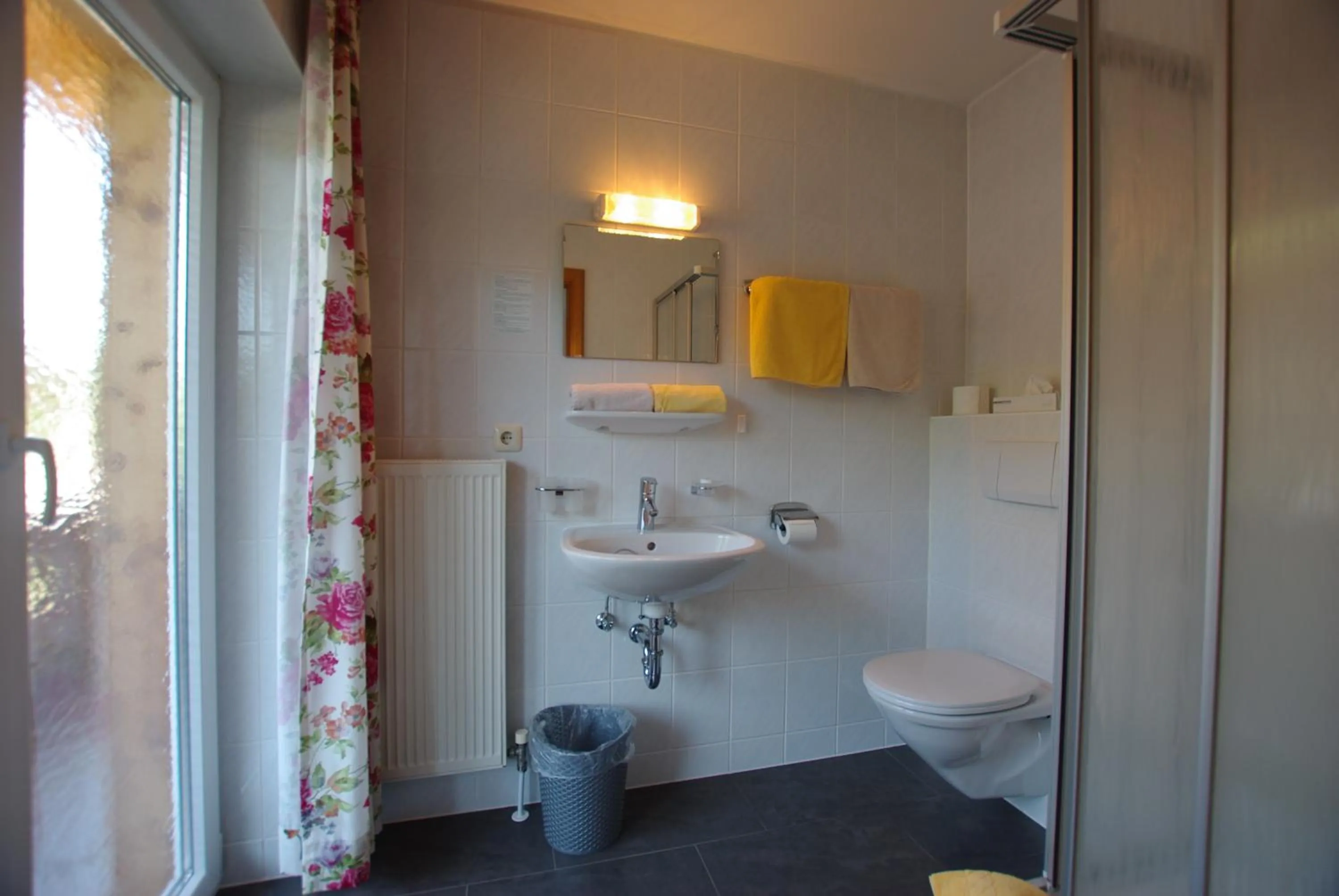 Bathroom in Hotel-Pension Heike