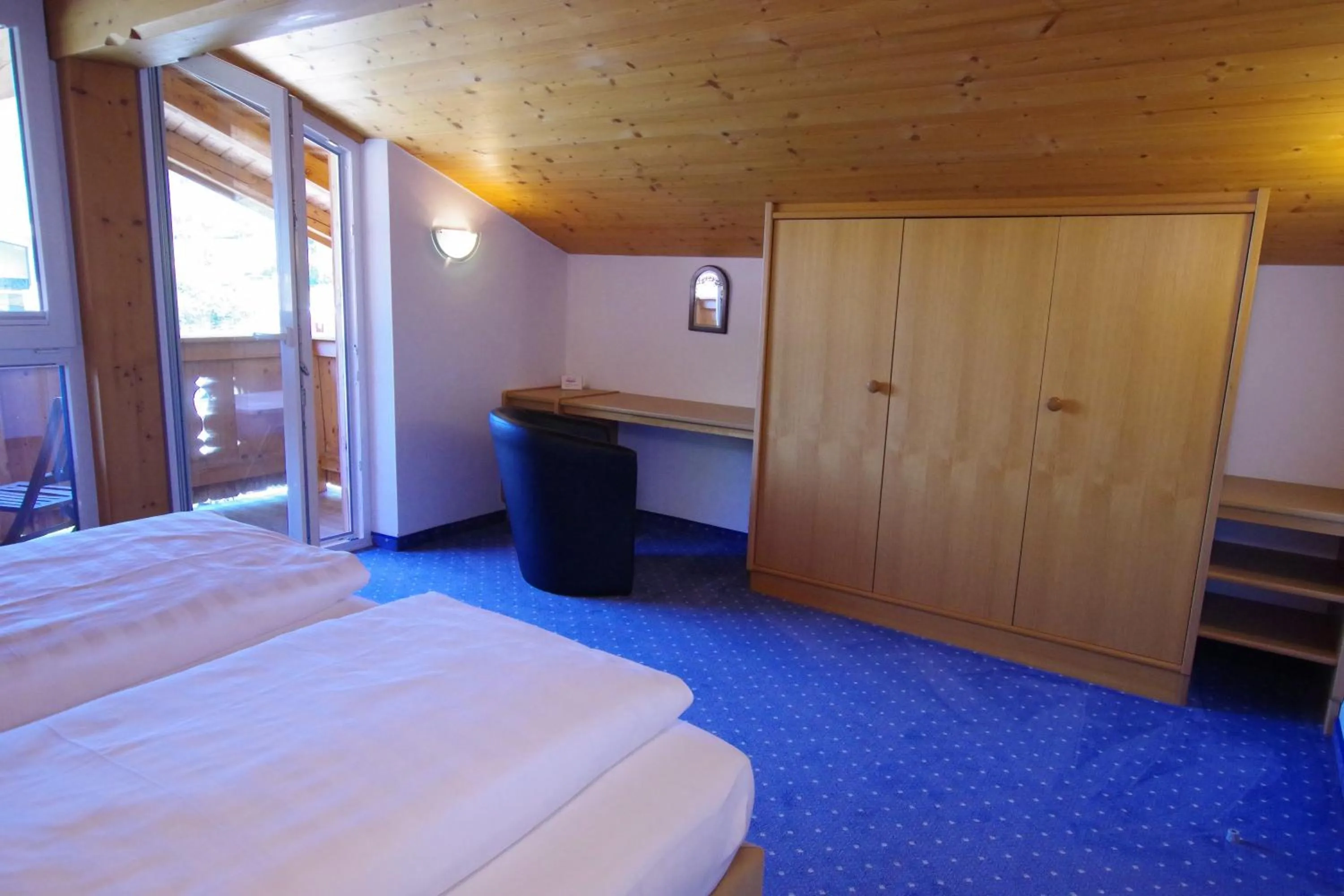 Bedroom, Bed in Hotel-Pension Heike
