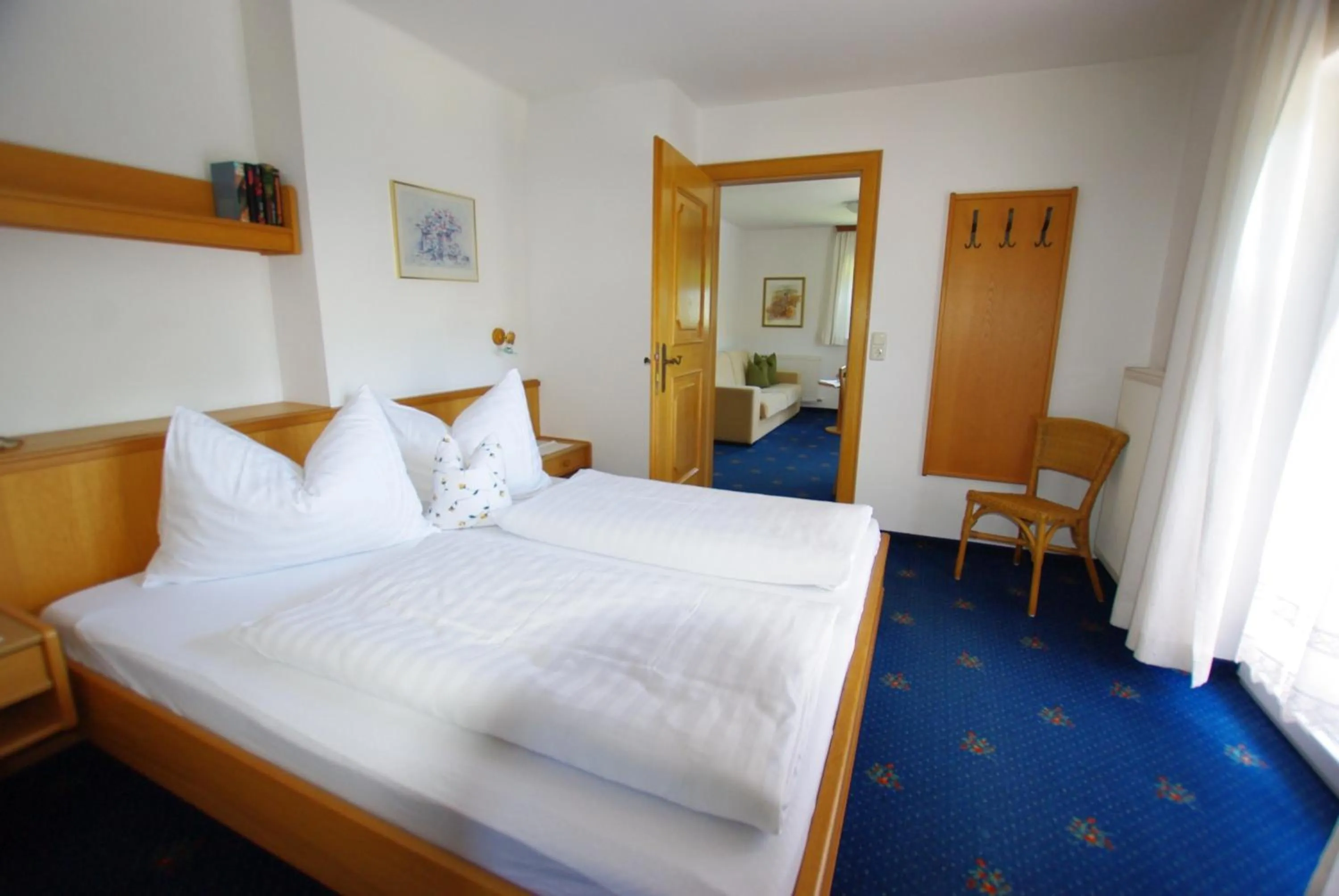 Bedroom, Bed in Hotel-Pension Heike