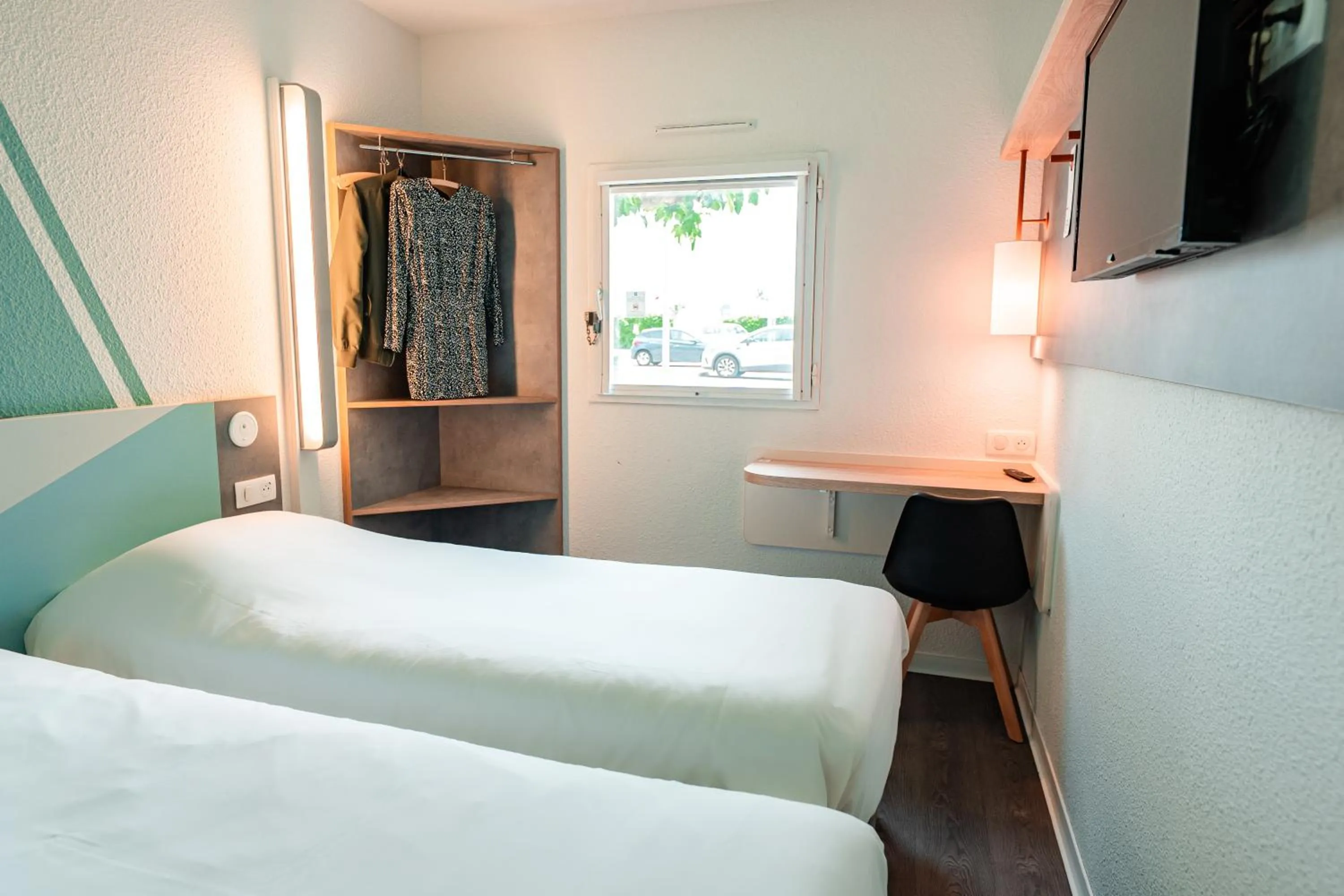 Photo of the whole room, Bed in ibis budget Sète centre