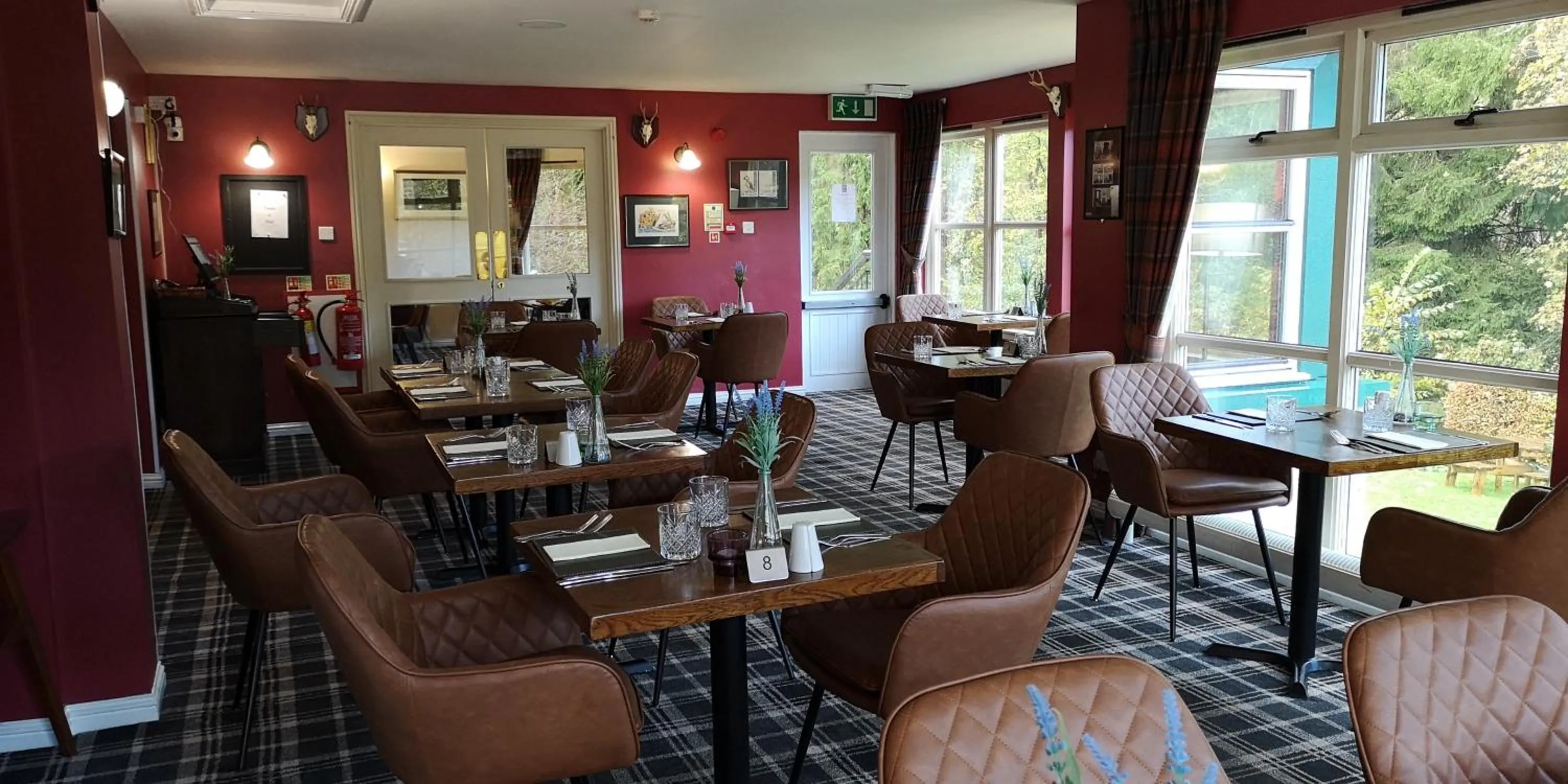 Restaurant/places to eat in Bridge of Cally Hotel