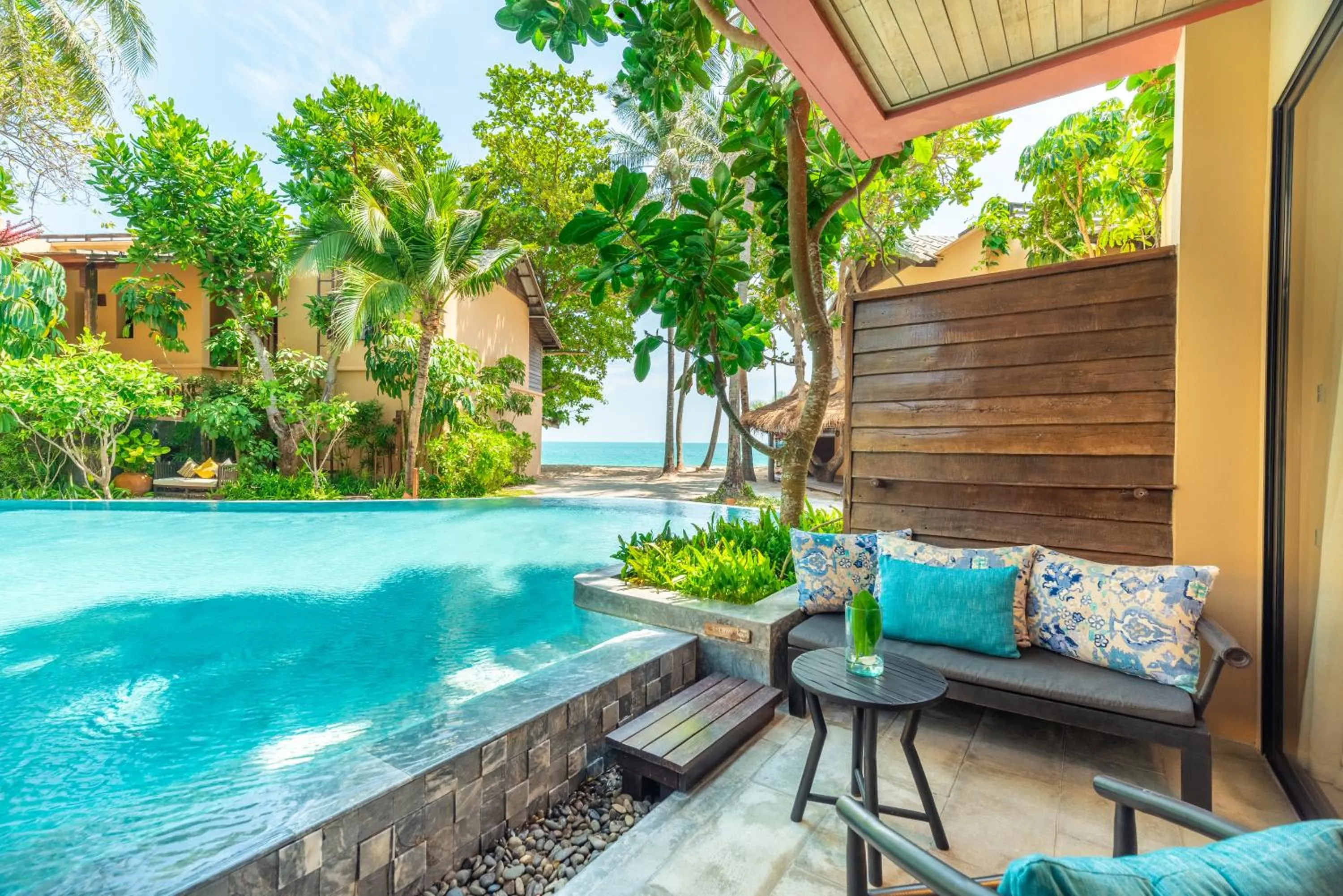 Swimming pool in Buri Rasa Village Phangan