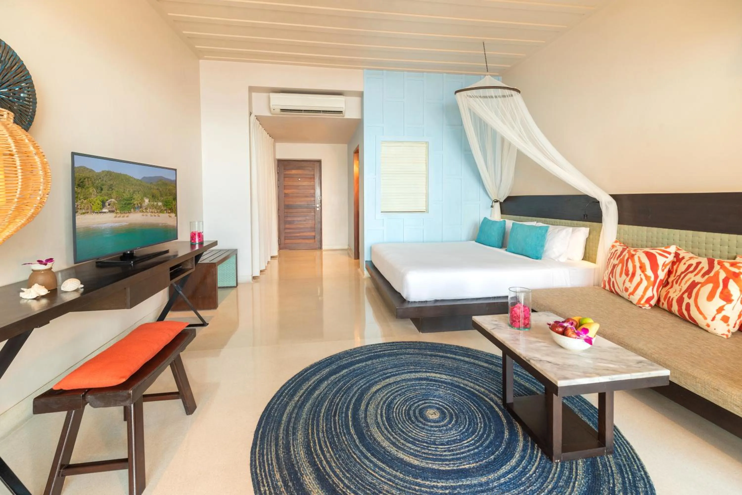 Photo of the whole room, Bed in Buri Rasa Village Phangan