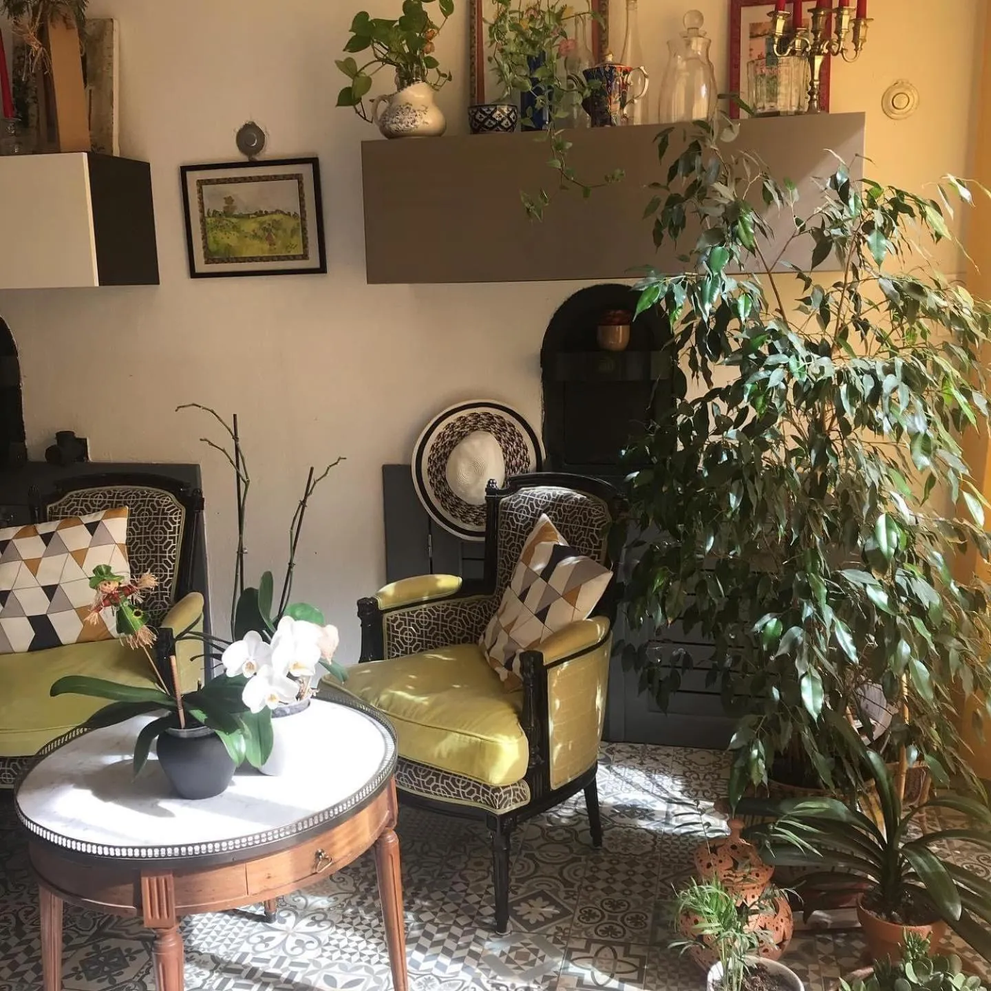 Seating area in Casa Mia