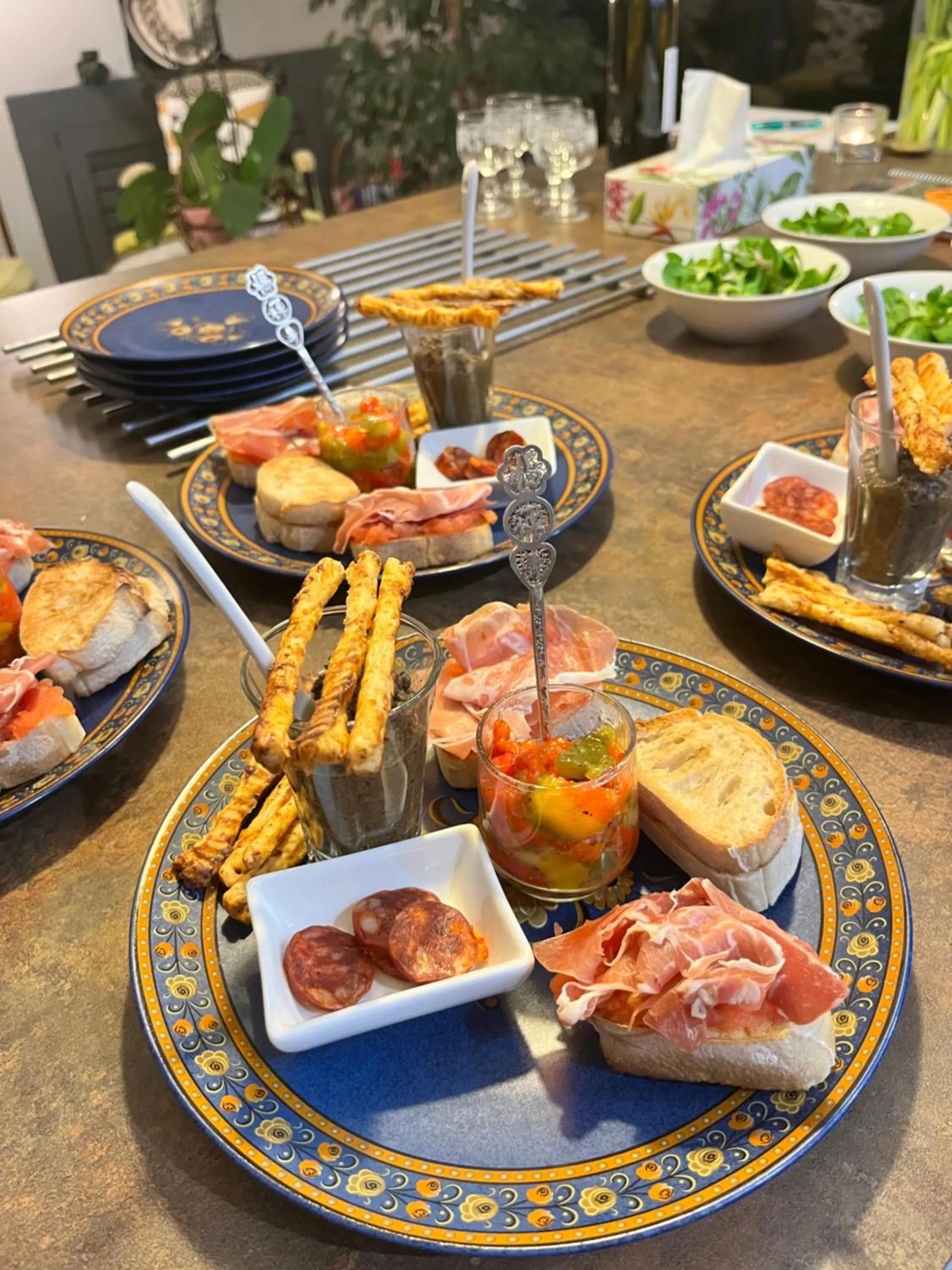 Restaurant/places to eat in Casa Mia