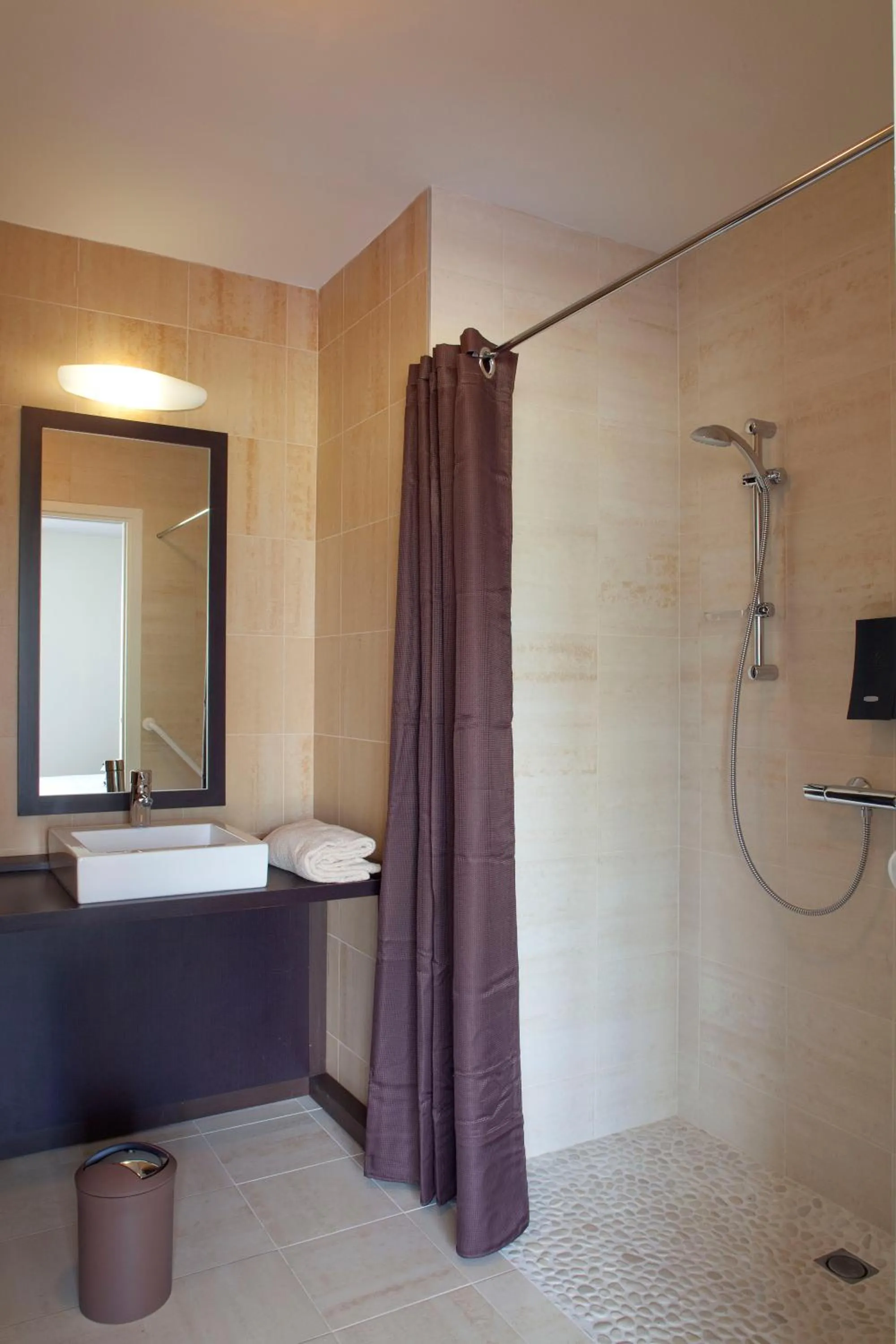 Bathroom in Logis Hôtel Terre de Loire