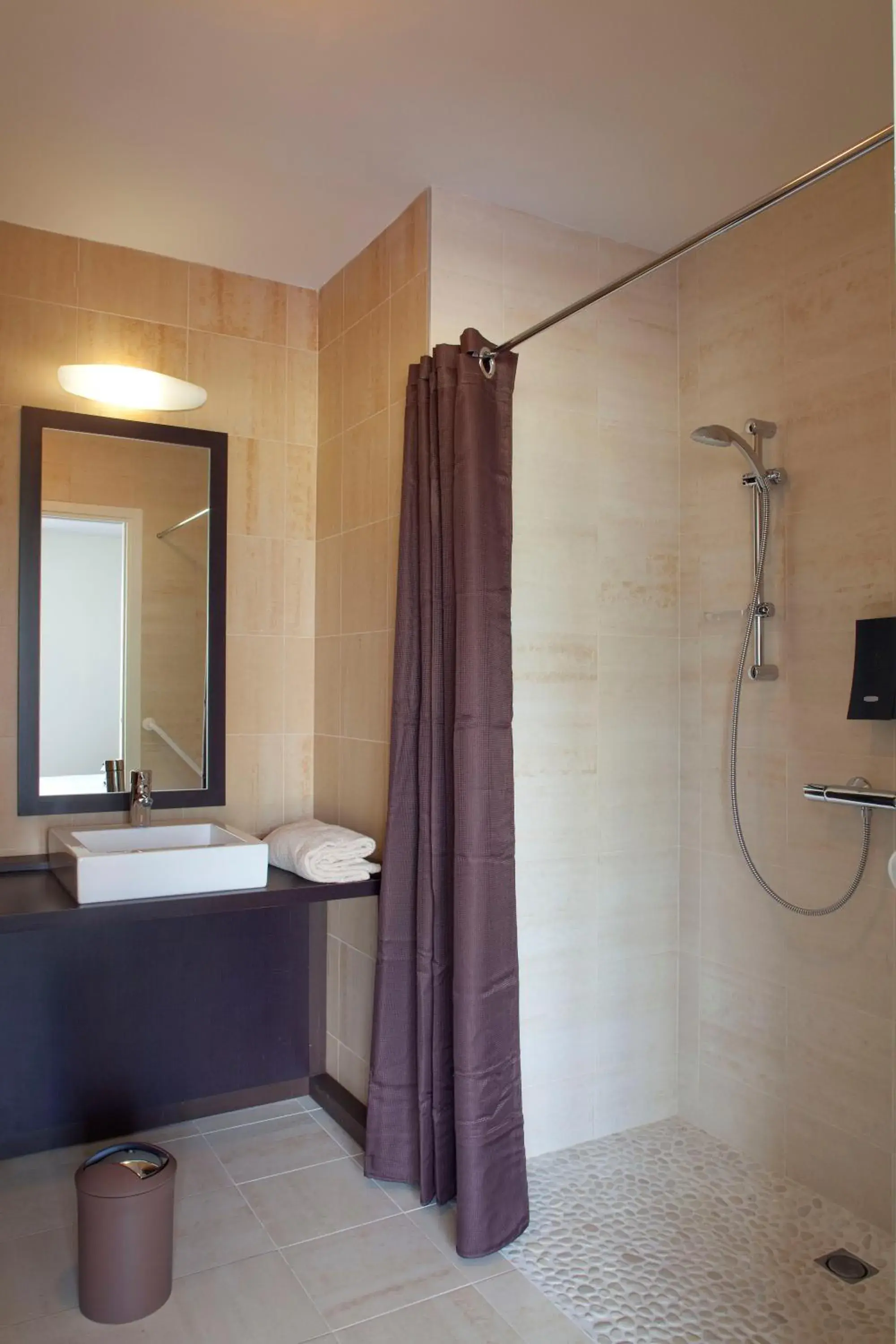 Executive Double Room in Logis Hôtel Terre de Loire Executive Double Room in Logis Hôtel Terre de Loire