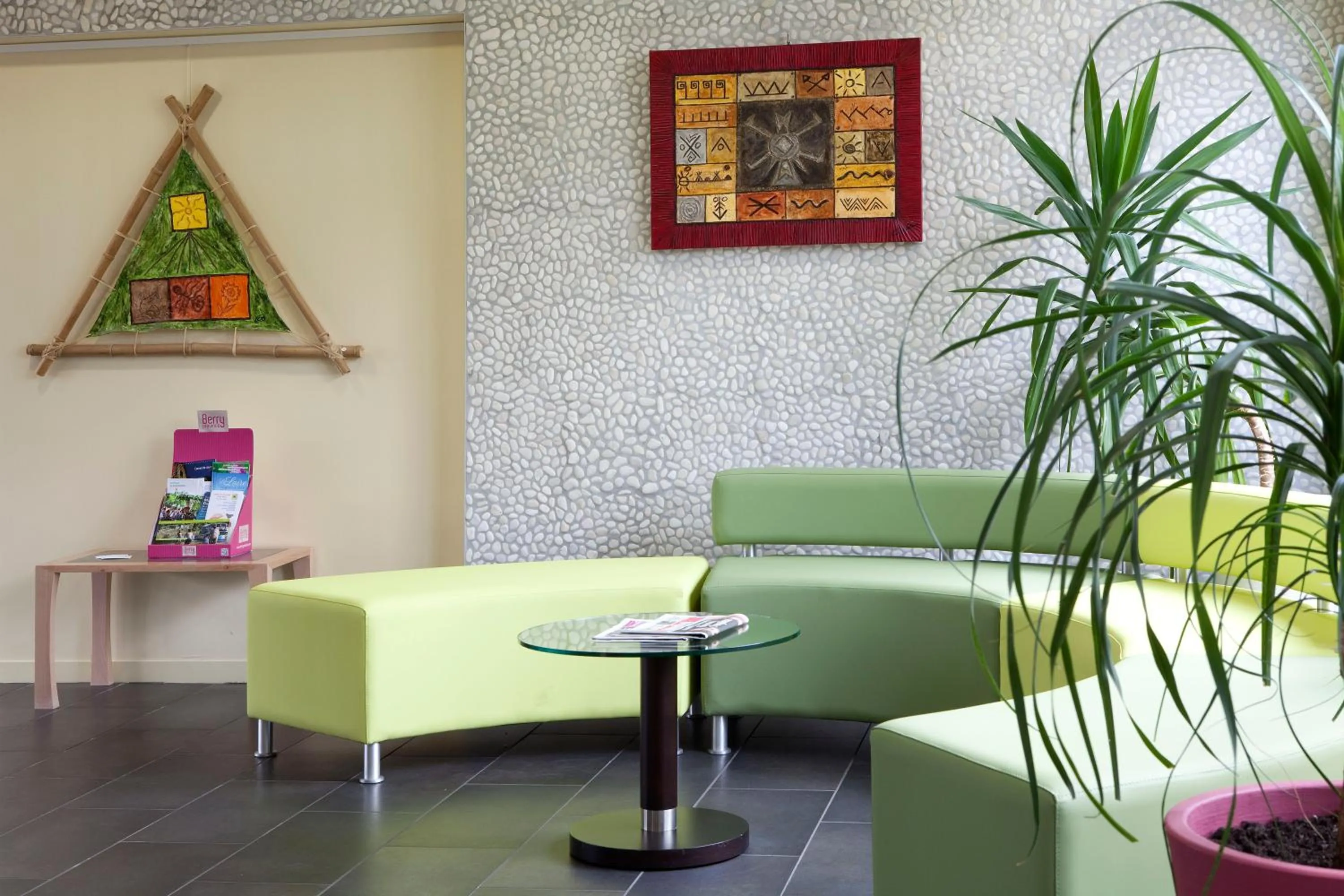 Lobby or reception in Logis Hôtel Terre de Loire