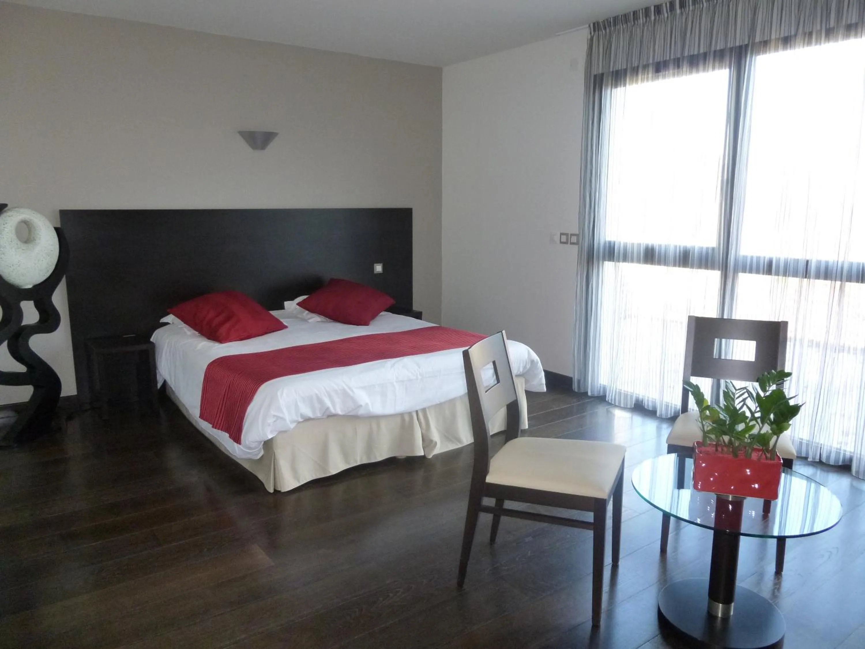 Bedroom, Bed in Logis Hôtel Terre de Loire