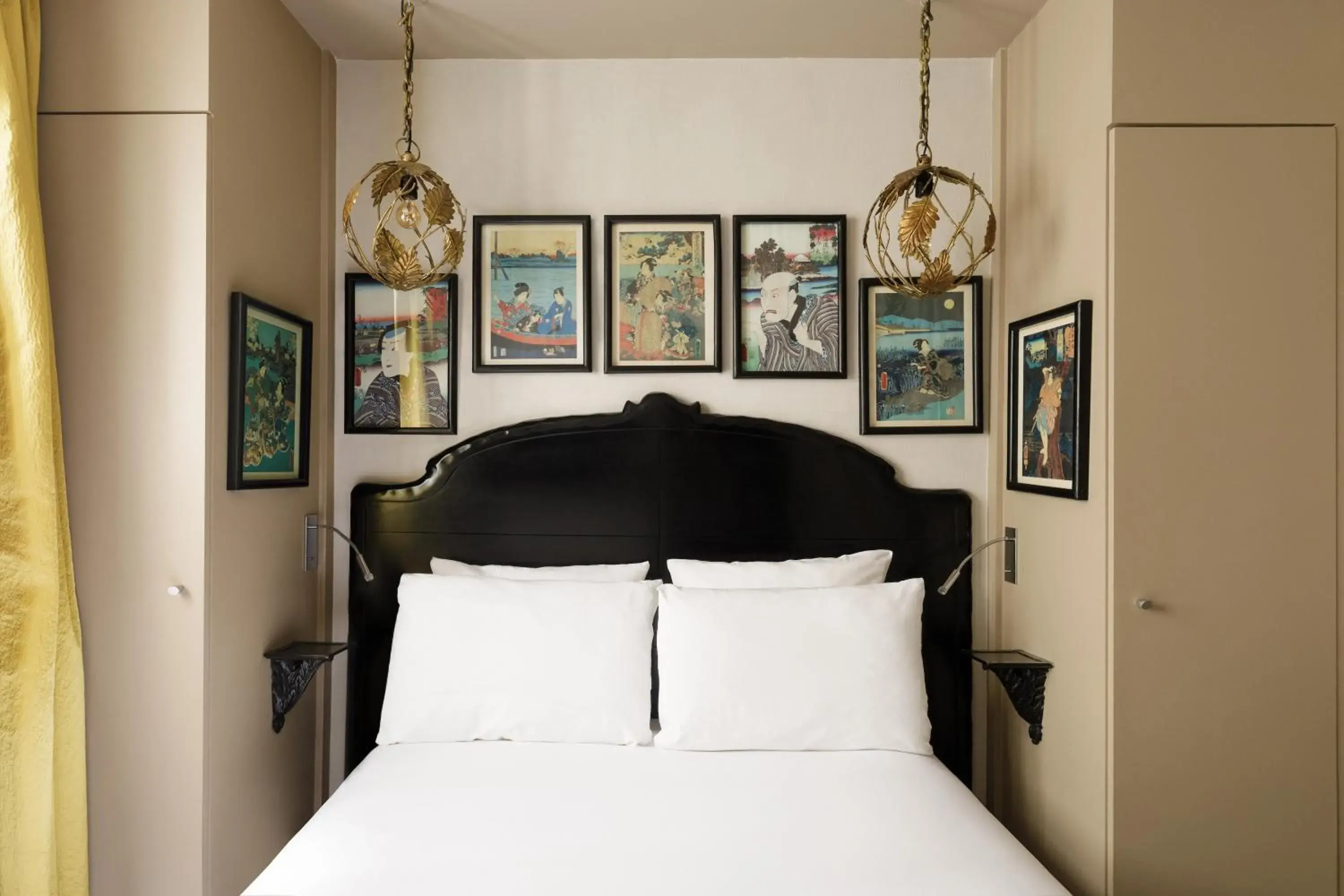 Bed in New Hotel Republique - Ex Albert's Hotel Bed in New Hotel Republique - Ex Albert's Hotel