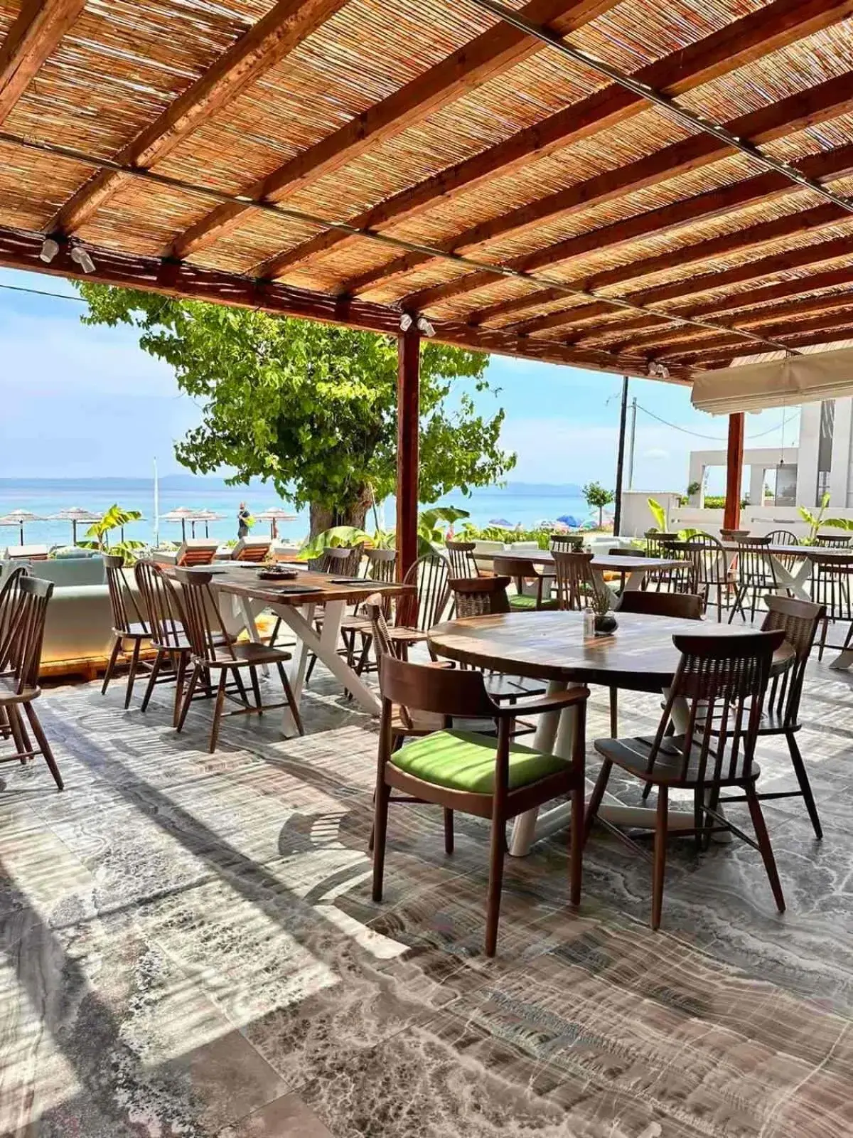 Restaurant/places to eat in Royal Hotel and Suites Restaurant/places to eat in Royal Hotel and Suites