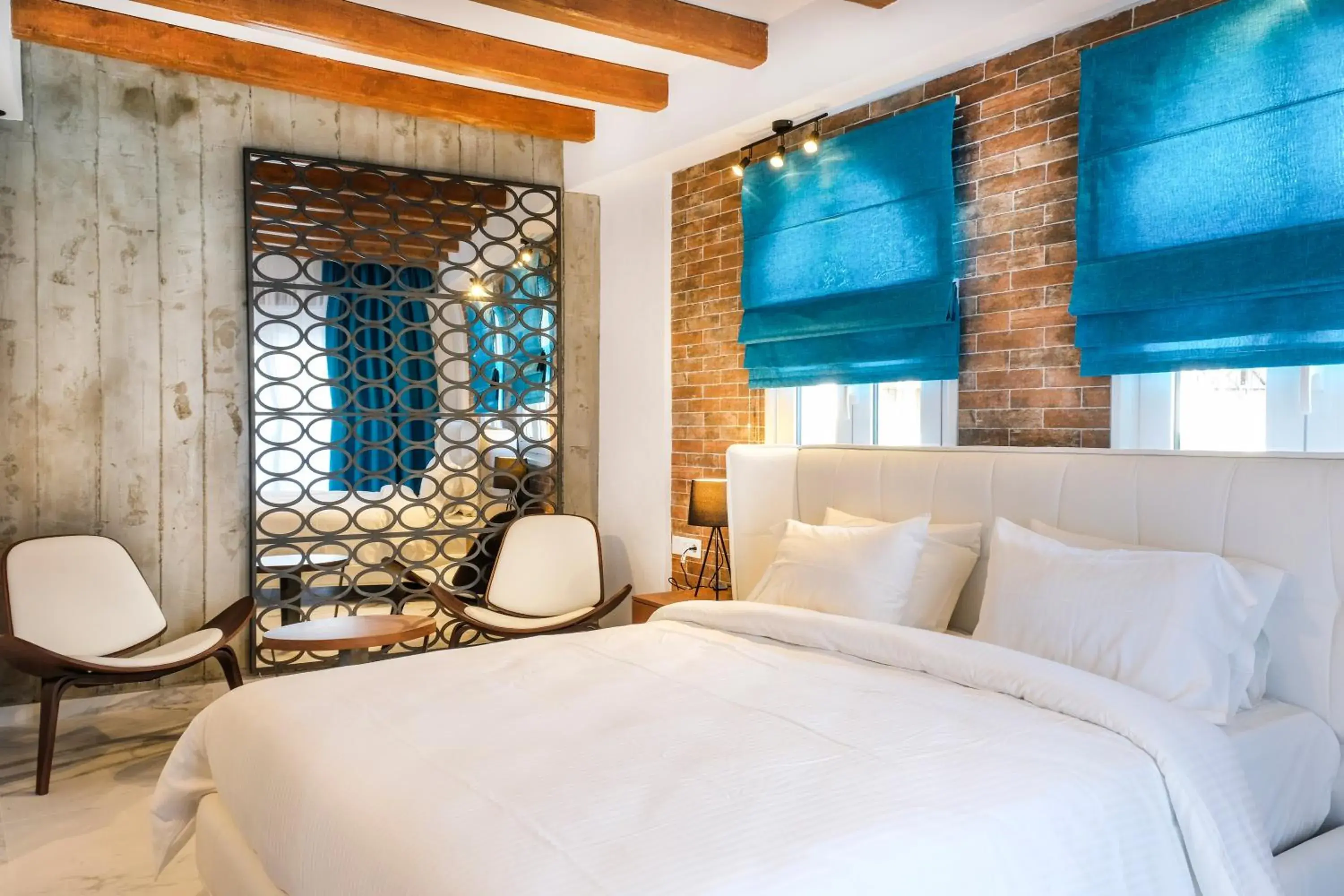 Bedroom, Bed in Royal Hotel and Suites Bedroom, Bed in Royal Hotel and Suites