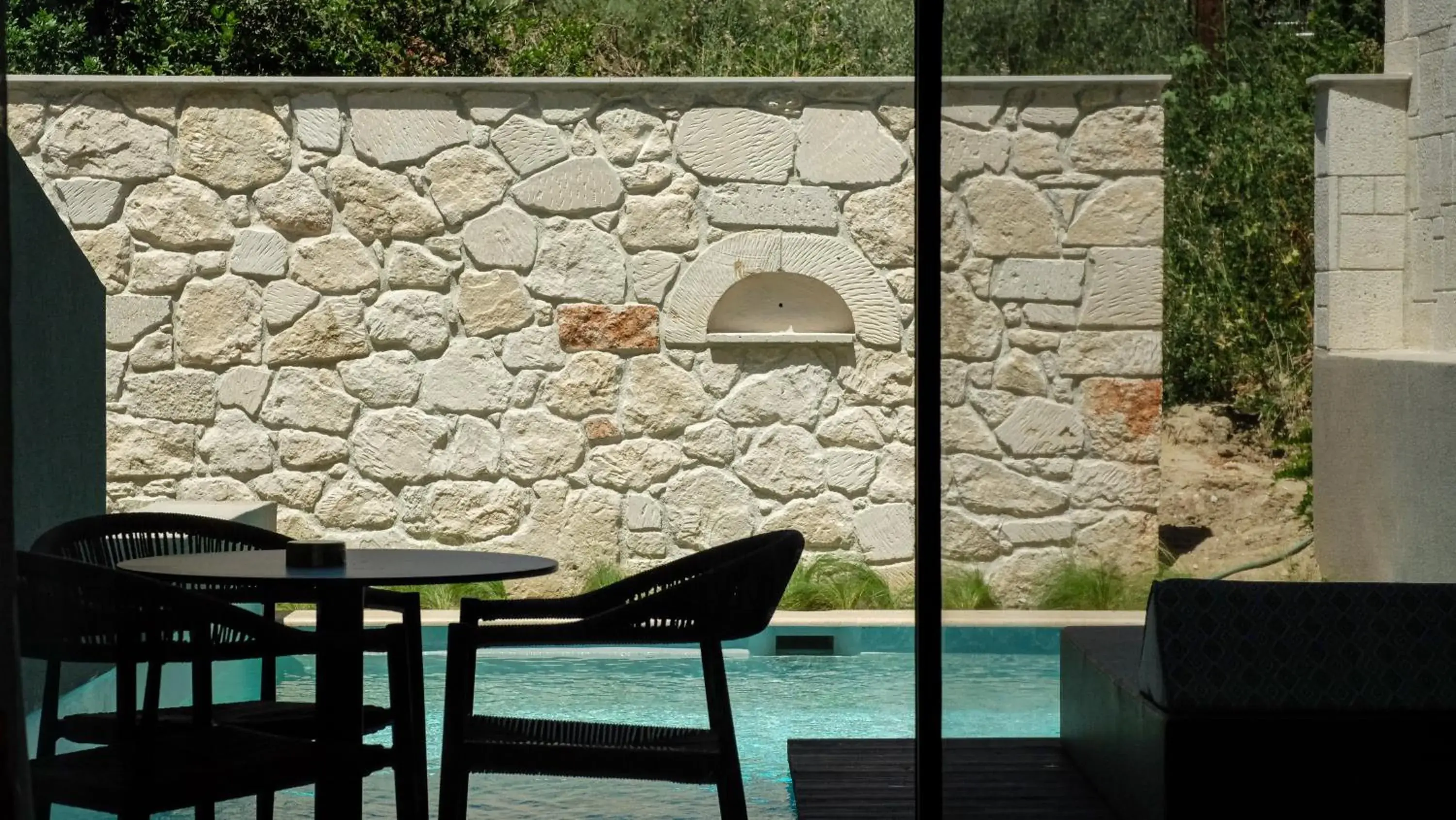 Swimming pool in Royal Hotel and Suites Swimming pool in Royal Hotel and Suites