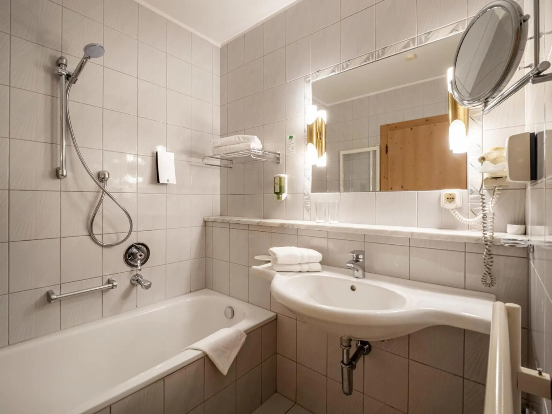 Shower in Hotel Sonnschein