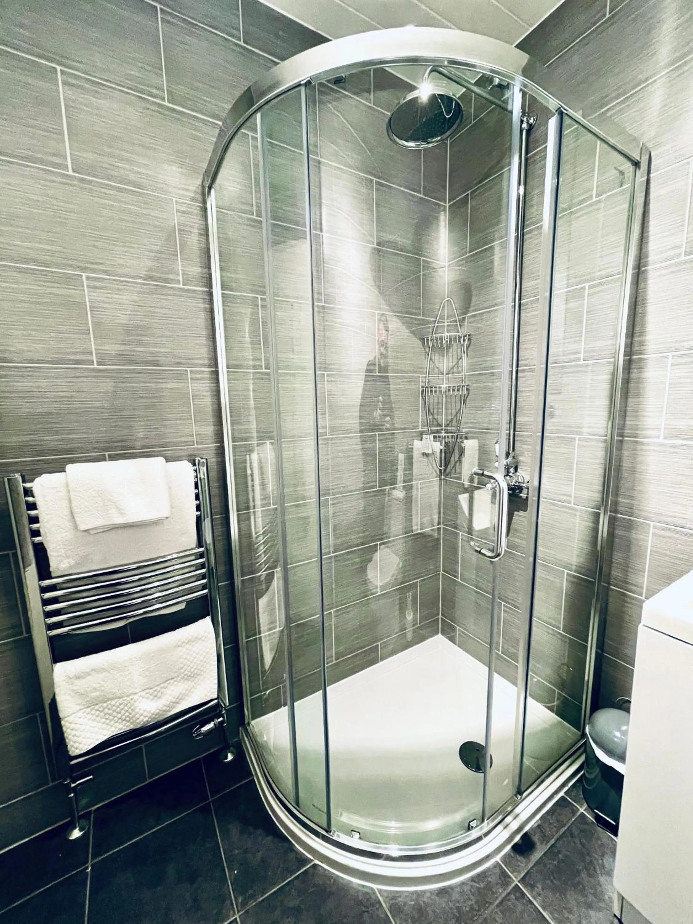 Bathroom in Invergarry Hotel