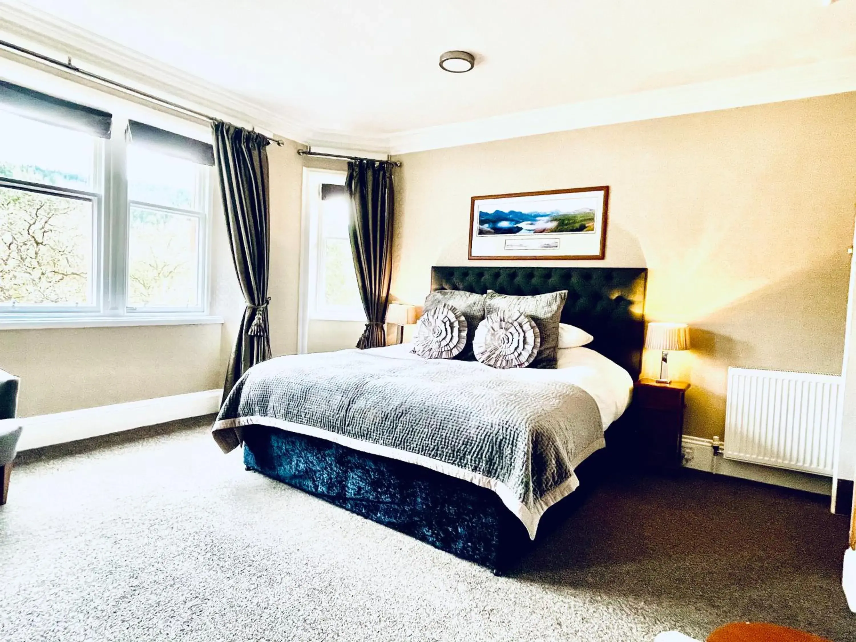 Bedroom, Bed in Invergarry Hotel Bedroom, Bed in Invergarry Hotel