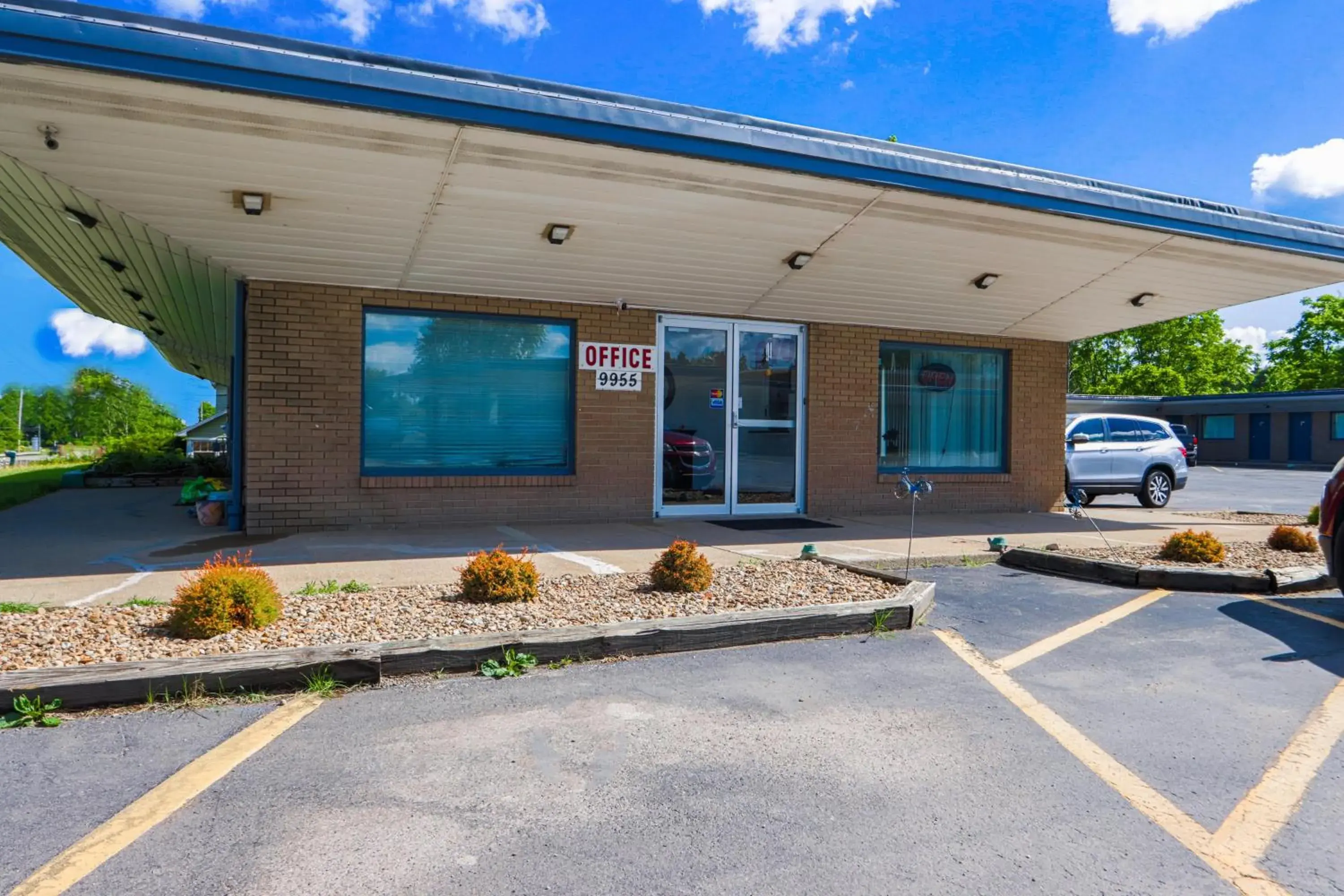 Facade/entrance in OYO Hotel North Lima OH - Boardman Facade/entrance in OYO Hotel North Lima OH - Boardman