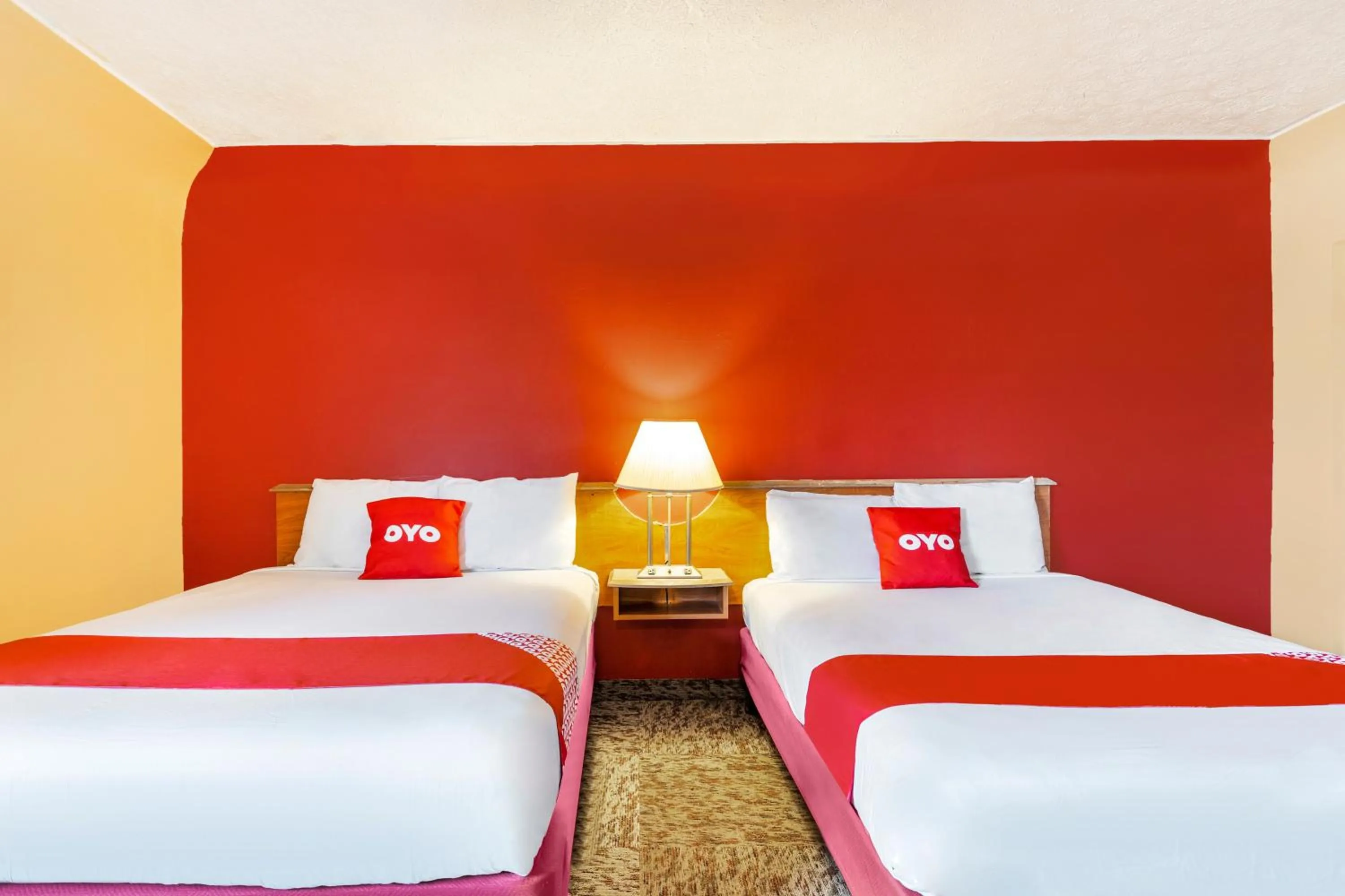 Bedroom, Bed in OYO Hotel North Lima OH - Boardman