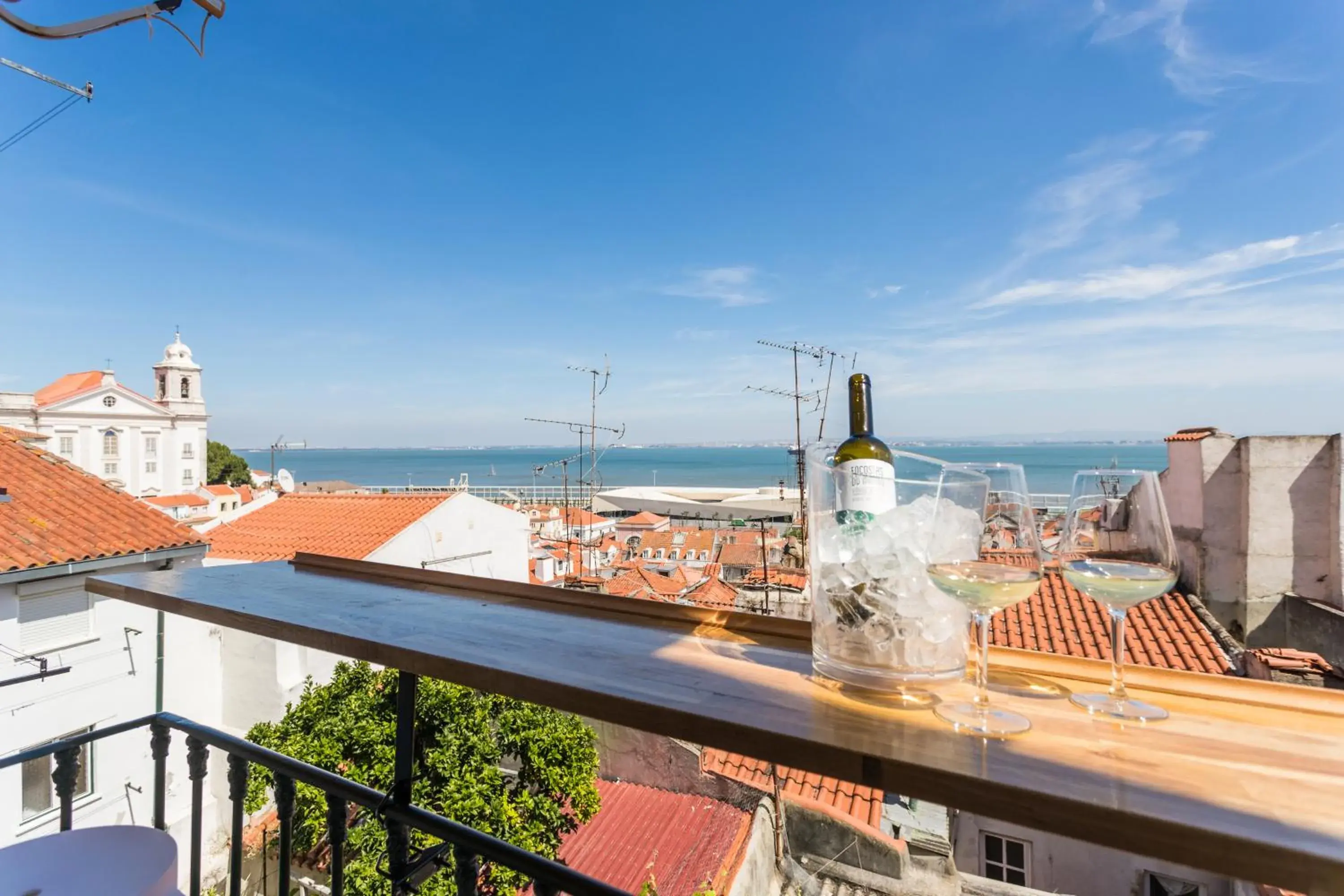 Alfama Vintage Studio Apartment w/ RiverView - by LU Holidays Alfama Vintage Studio Apartment w/ RiverView - by LU Holidays